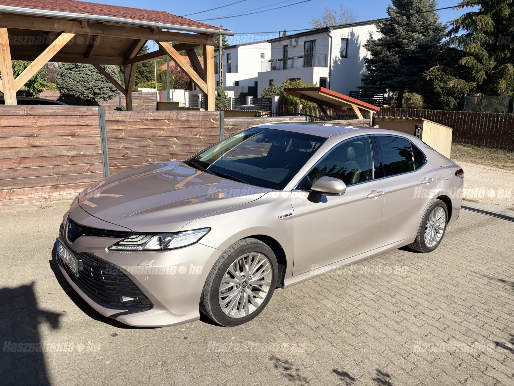 TOYOTA CAMRY 2020/6 - 1