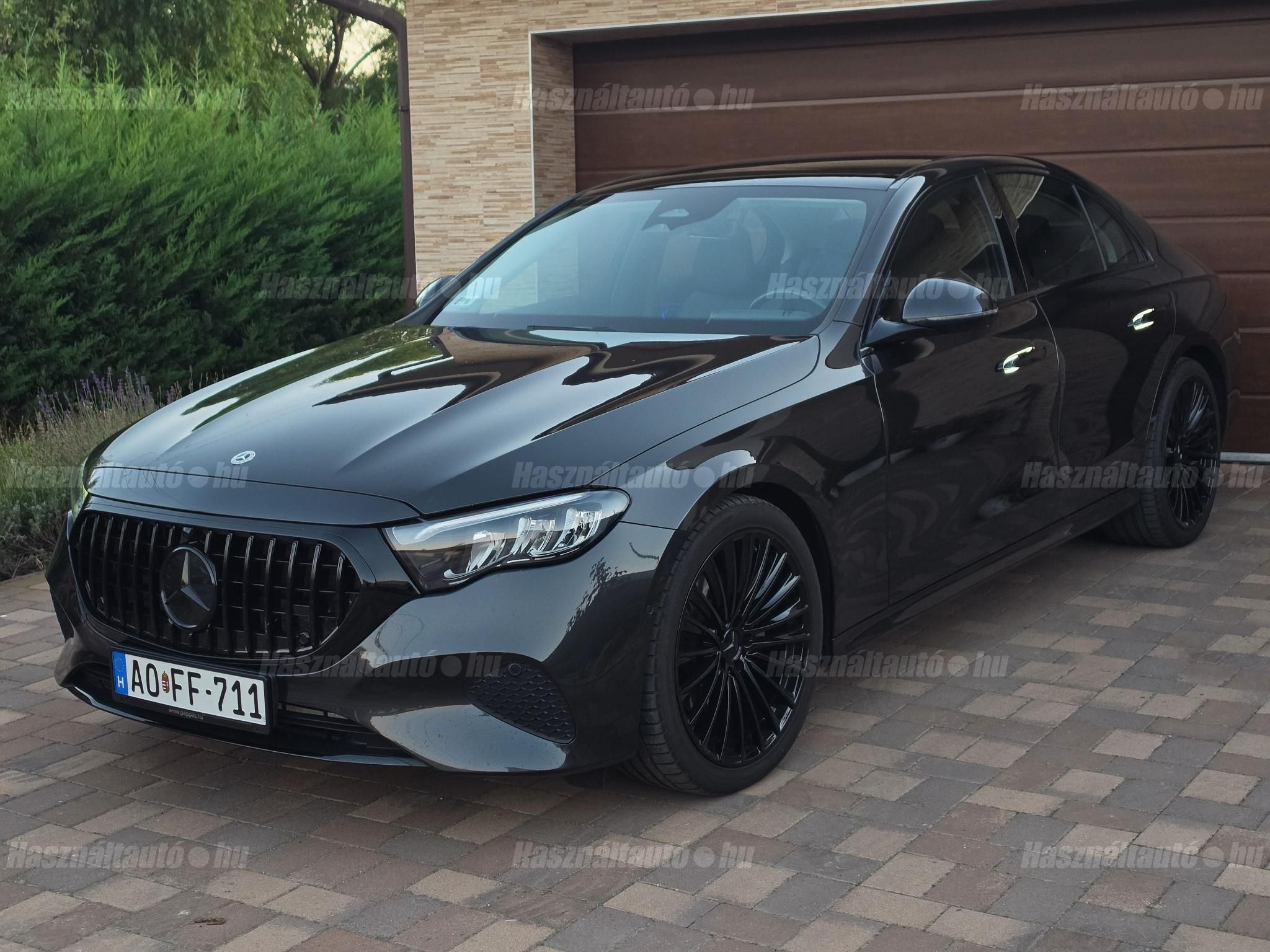 MERCEDES-BENZ E 220 2023/12 - 1
