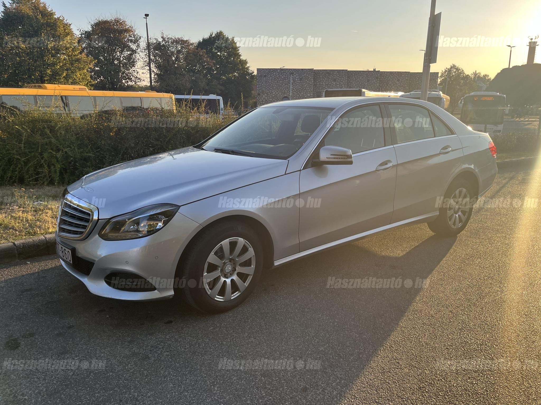 MERCEDES-BENZ E 220 2014/8 - 1