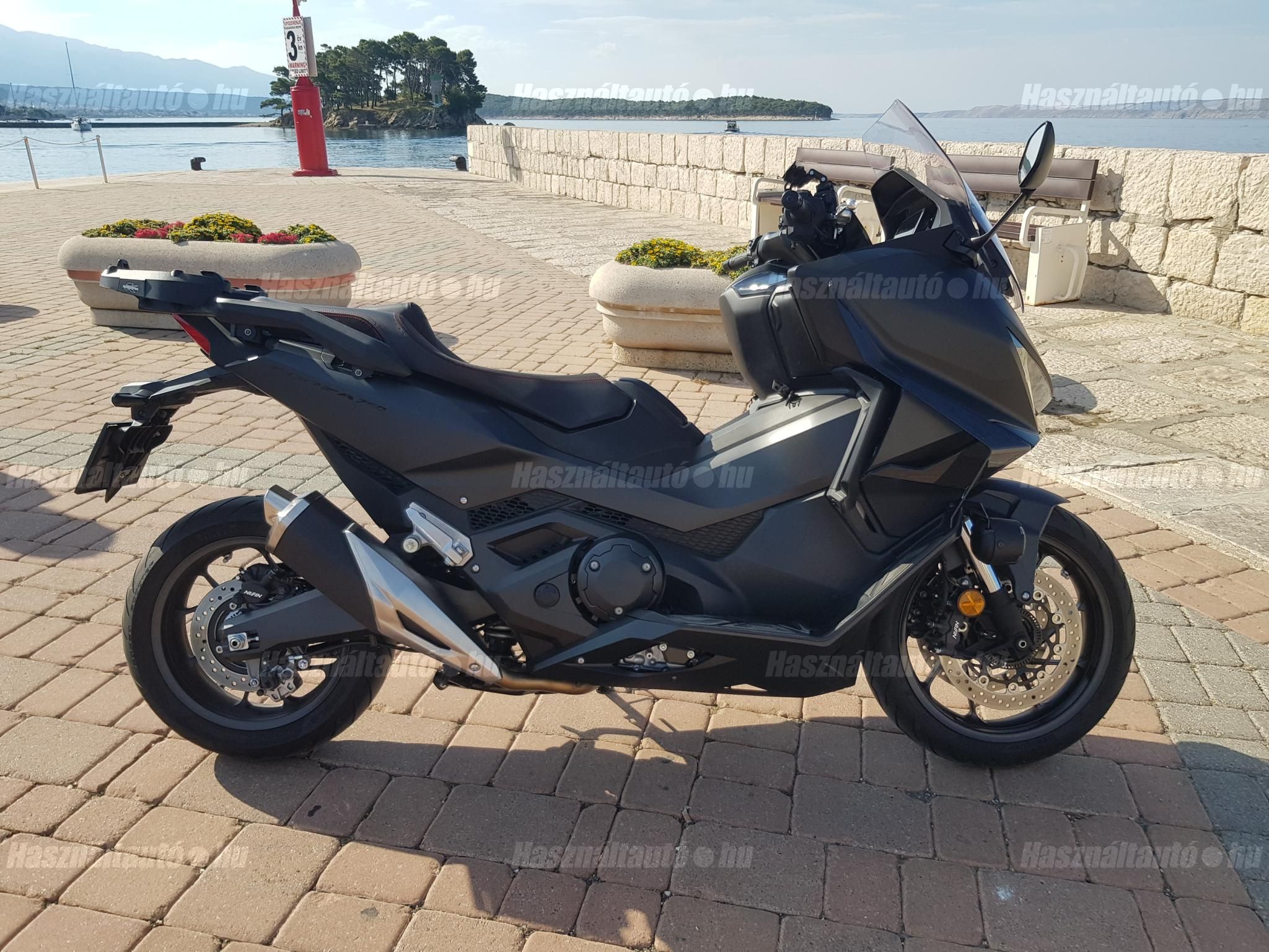 Eladó HONDA NSS 750 FORZA 745 cm³ (2025) Motorkerékpár | Használtautó.hu