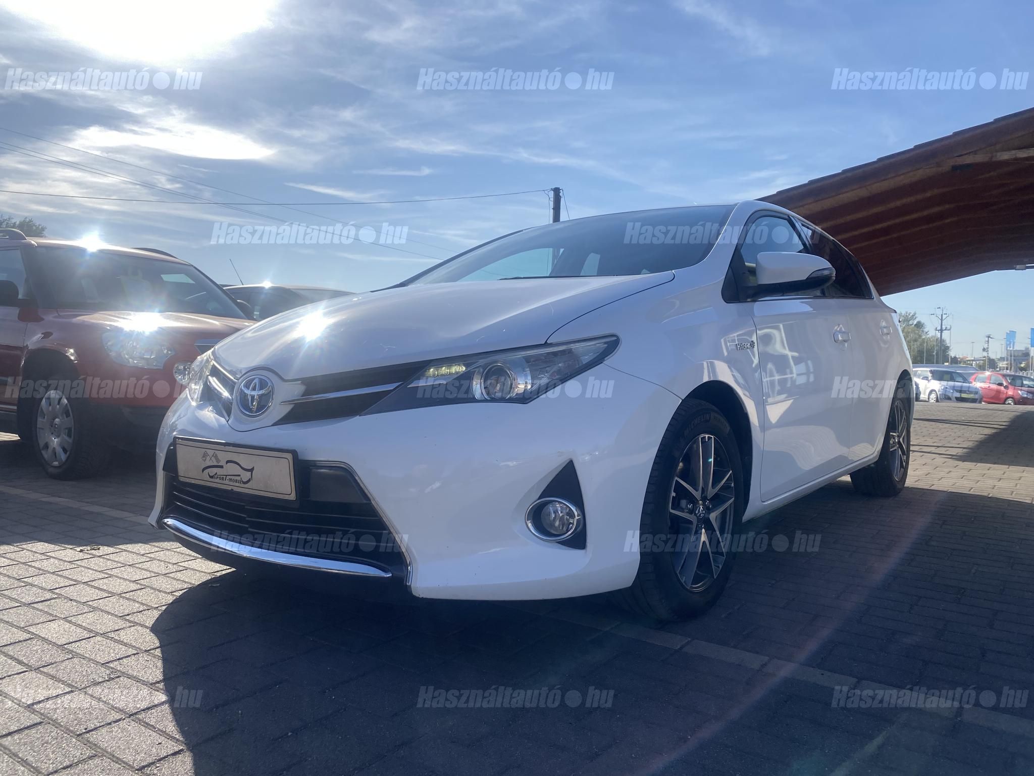 TOYOTA AURIS 2014/9 - 1