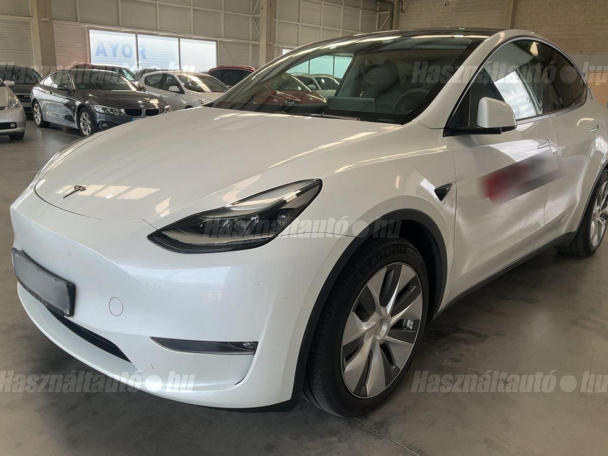 TESLA MODEL Y 2023/6 - 1