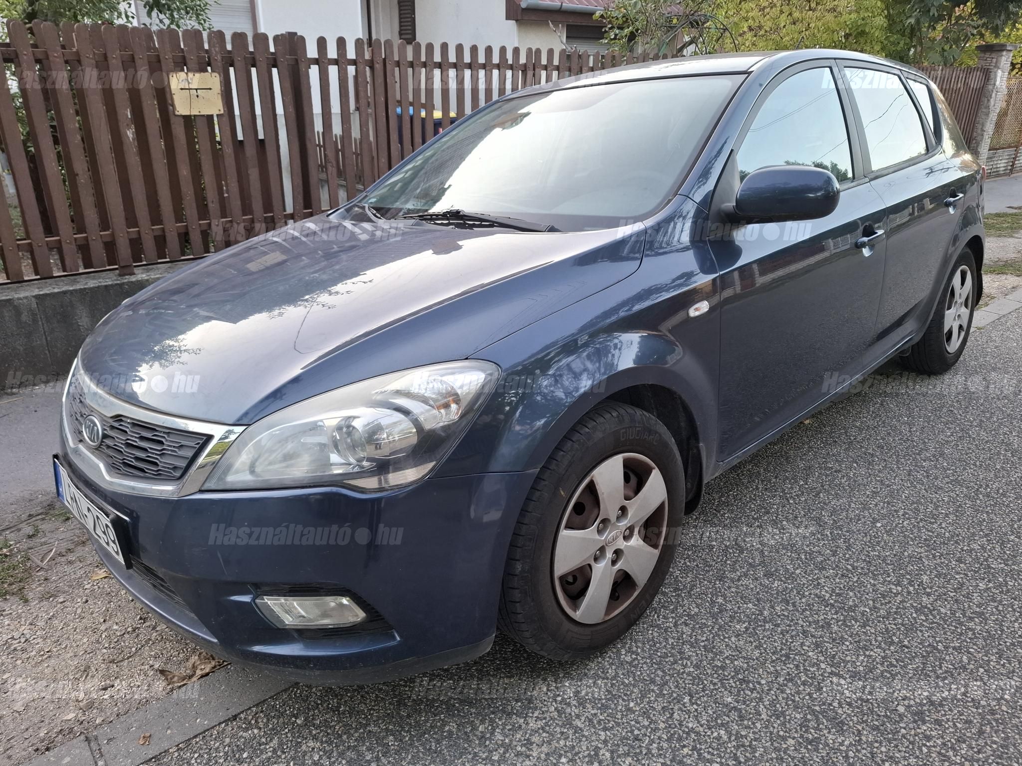 KIA CEE'D 2010/3 - 1