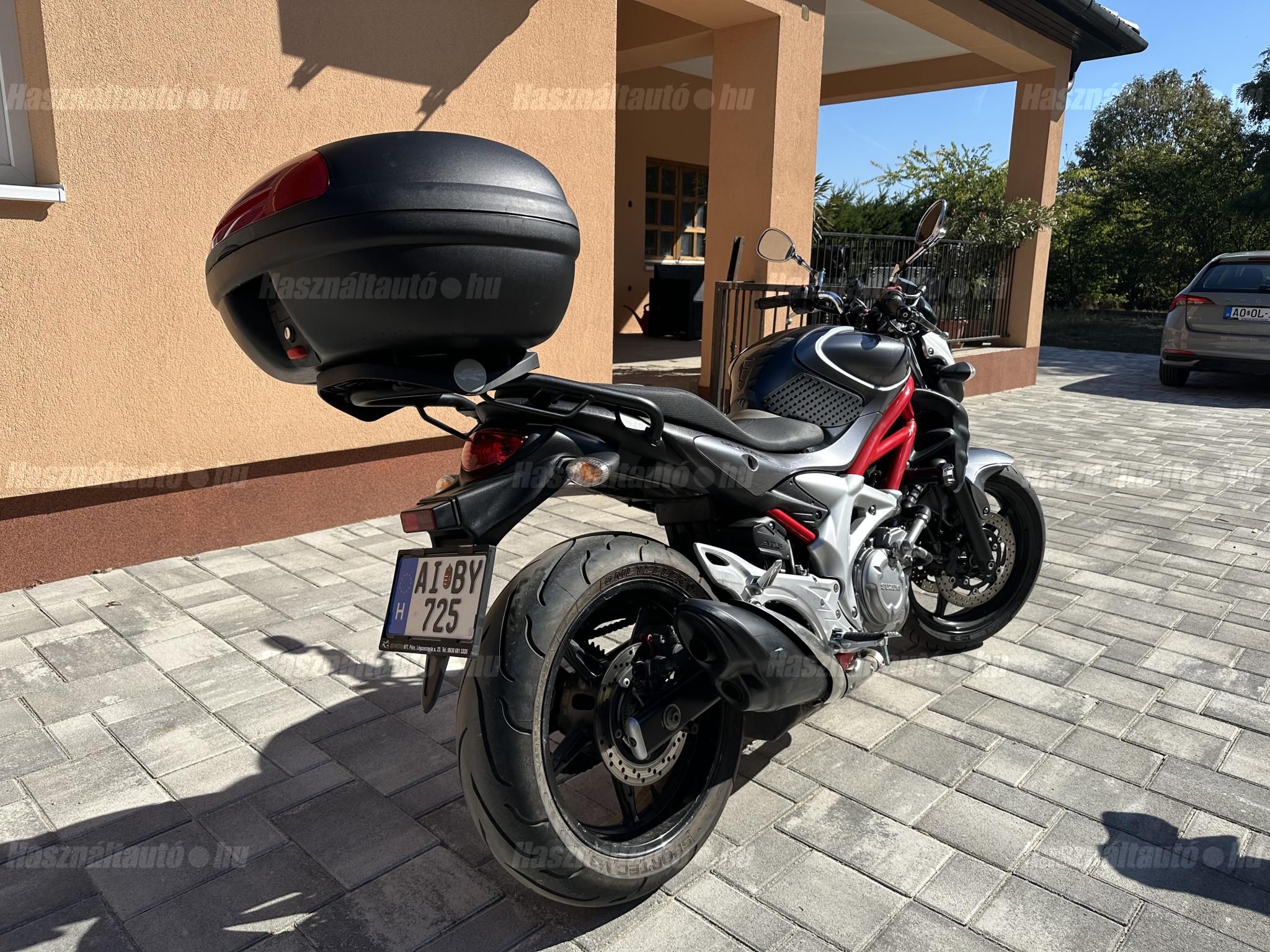 SUZUKI SFV 2010/6 - 1