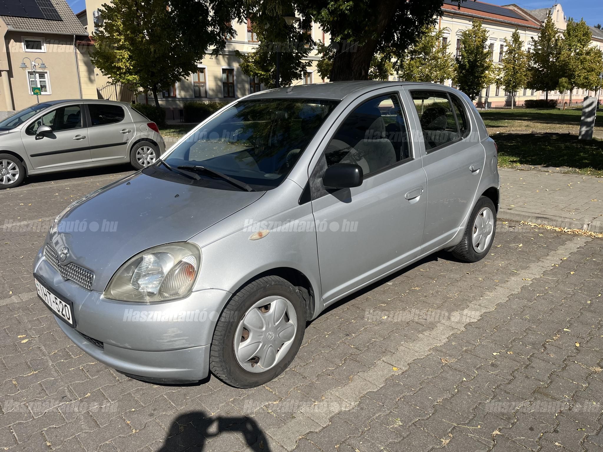 TOYOTA YARIS 2002/9 - 1