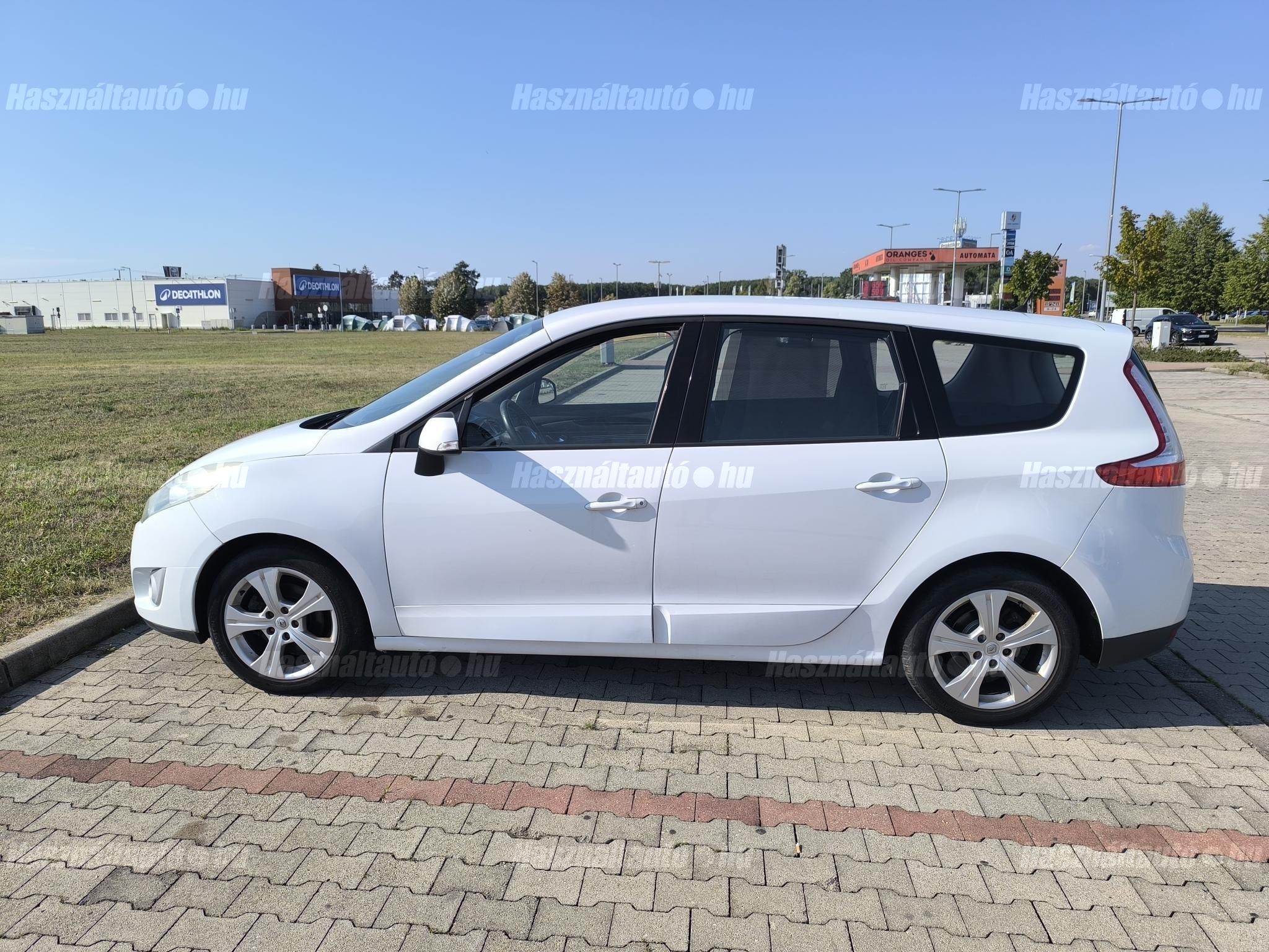 RENAULT GRAND SCENIC 2009 - 1