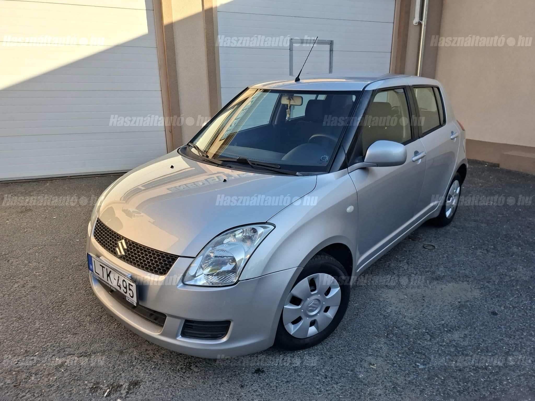 SUZUKI SWIFT 2010/10 - 1