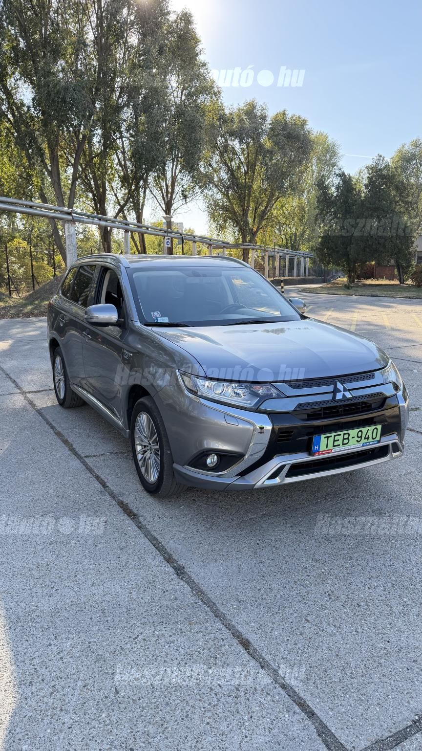 MITSUBISHI OUTLANDER 2020/11 - 1