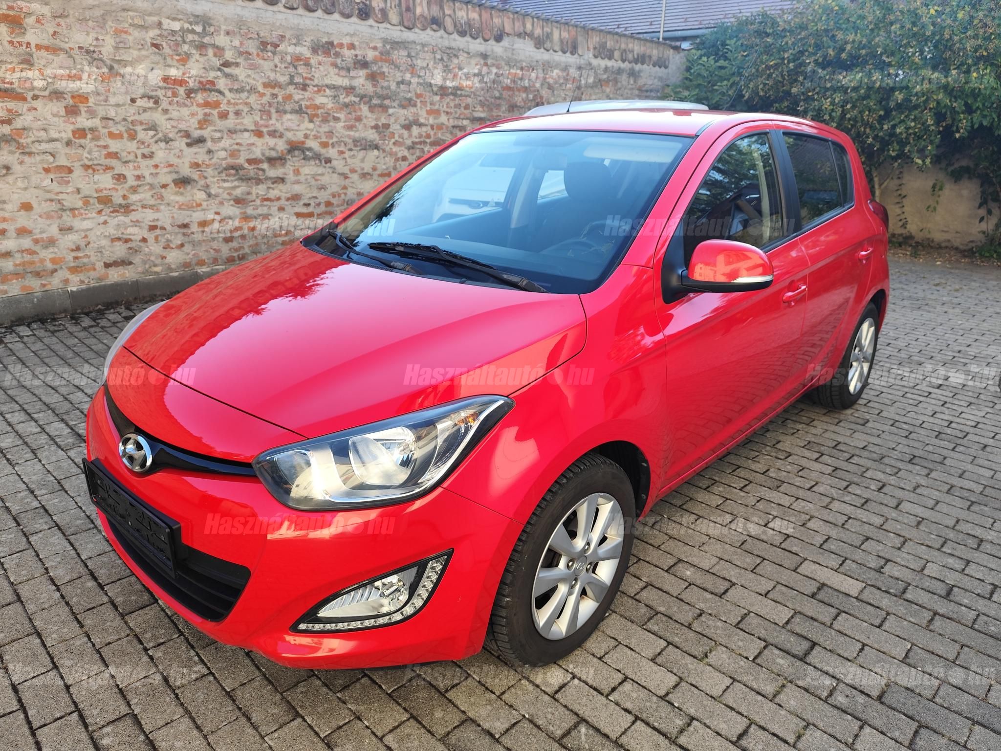 HYUNDAI I20 2013/8 - 1