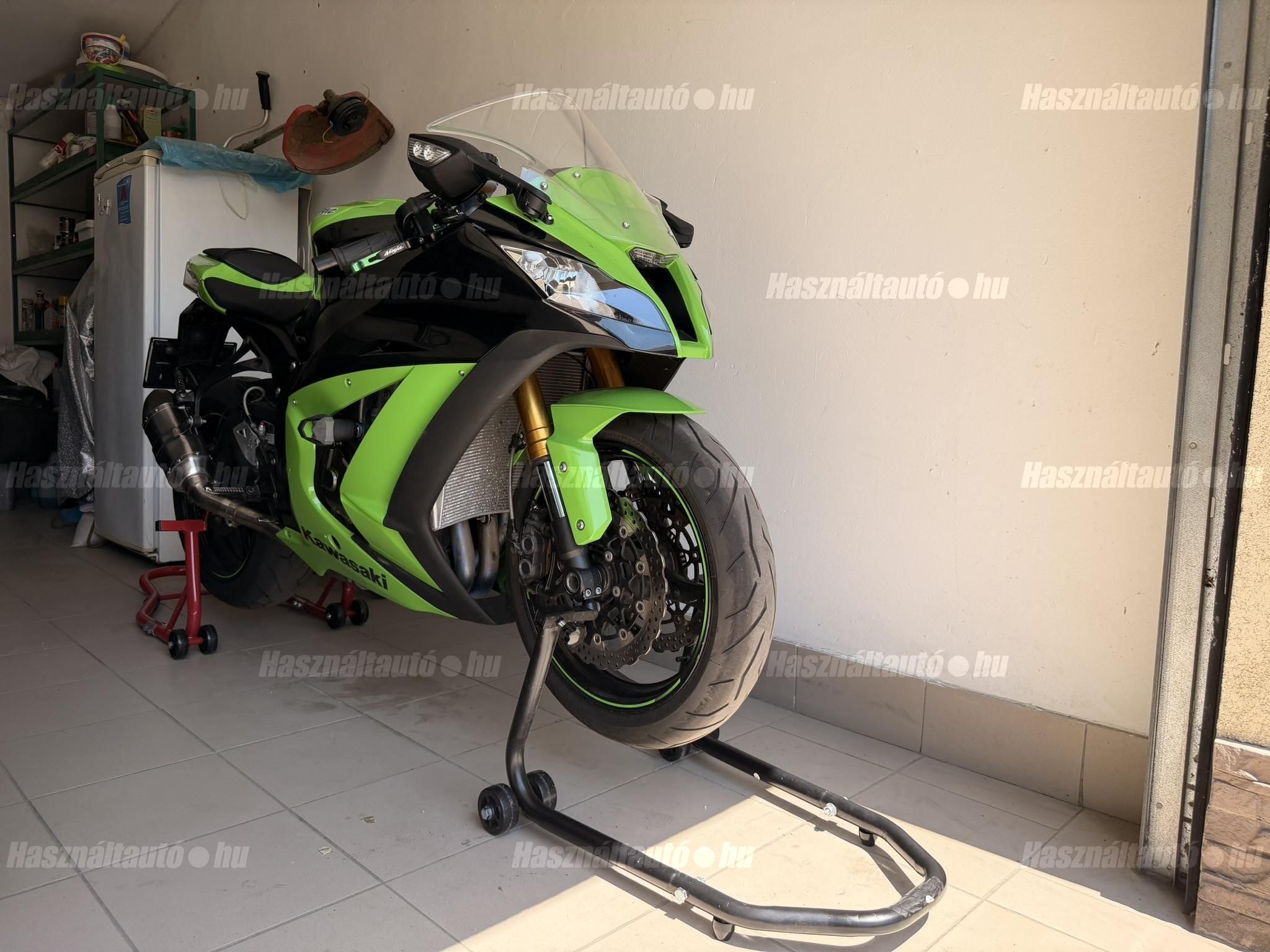 KAWASAKI ZX-10 R (NINJA) 2011/8 - 1
