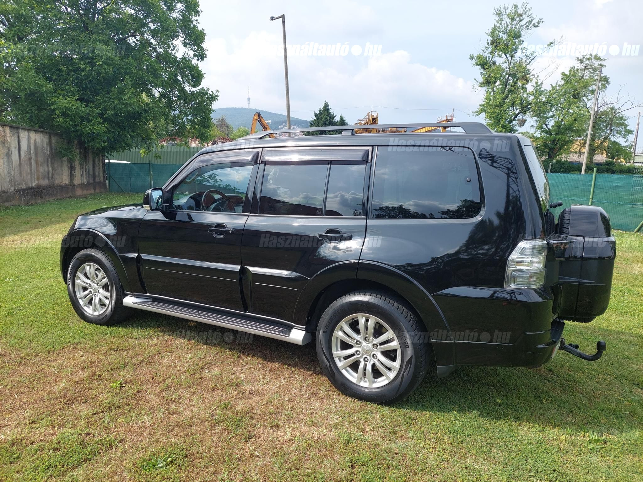 MITSUBISHI PAJERO 2016/6 - 1