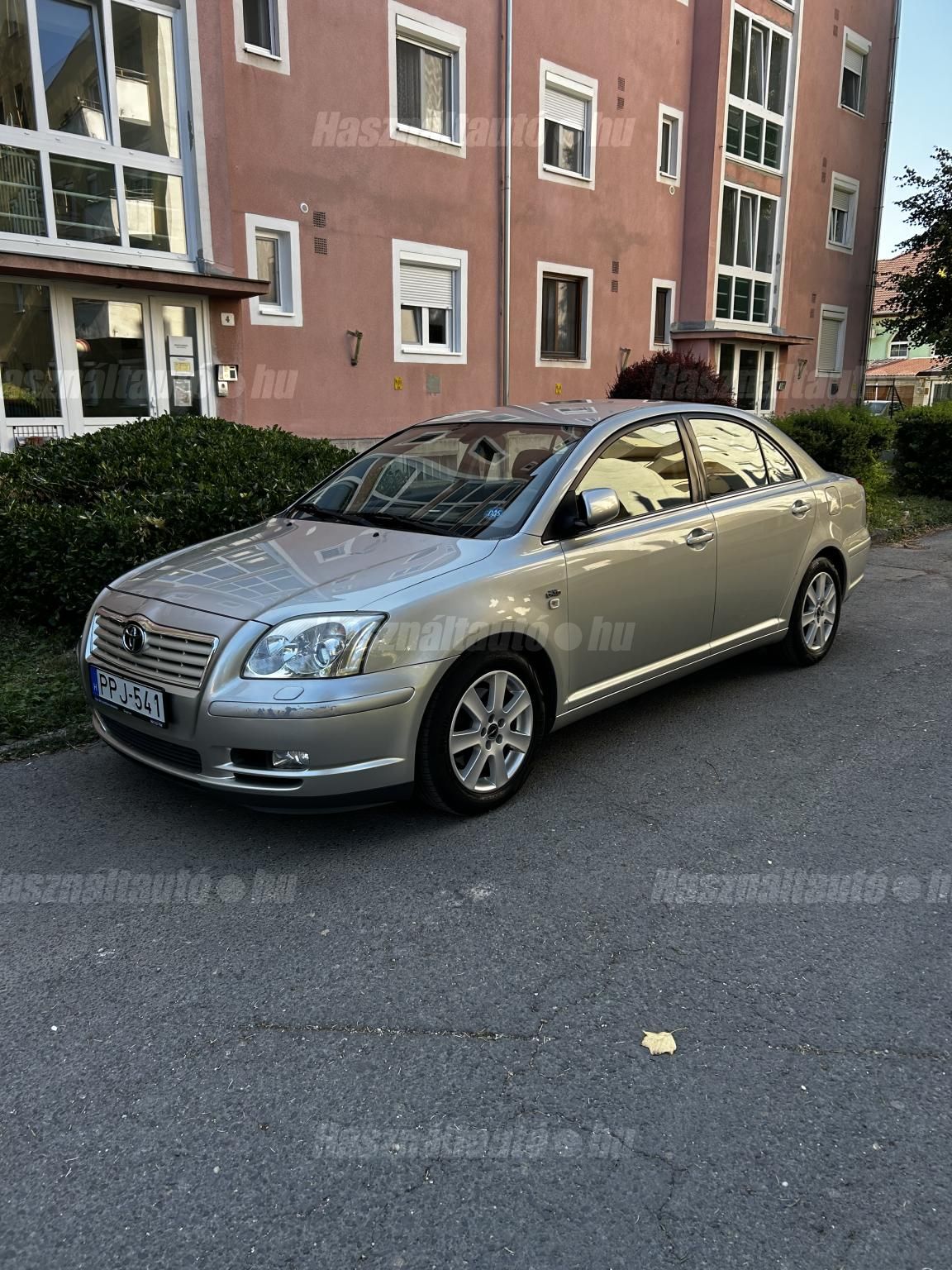 TOYOTA AVENSIS 2003/6 - 1