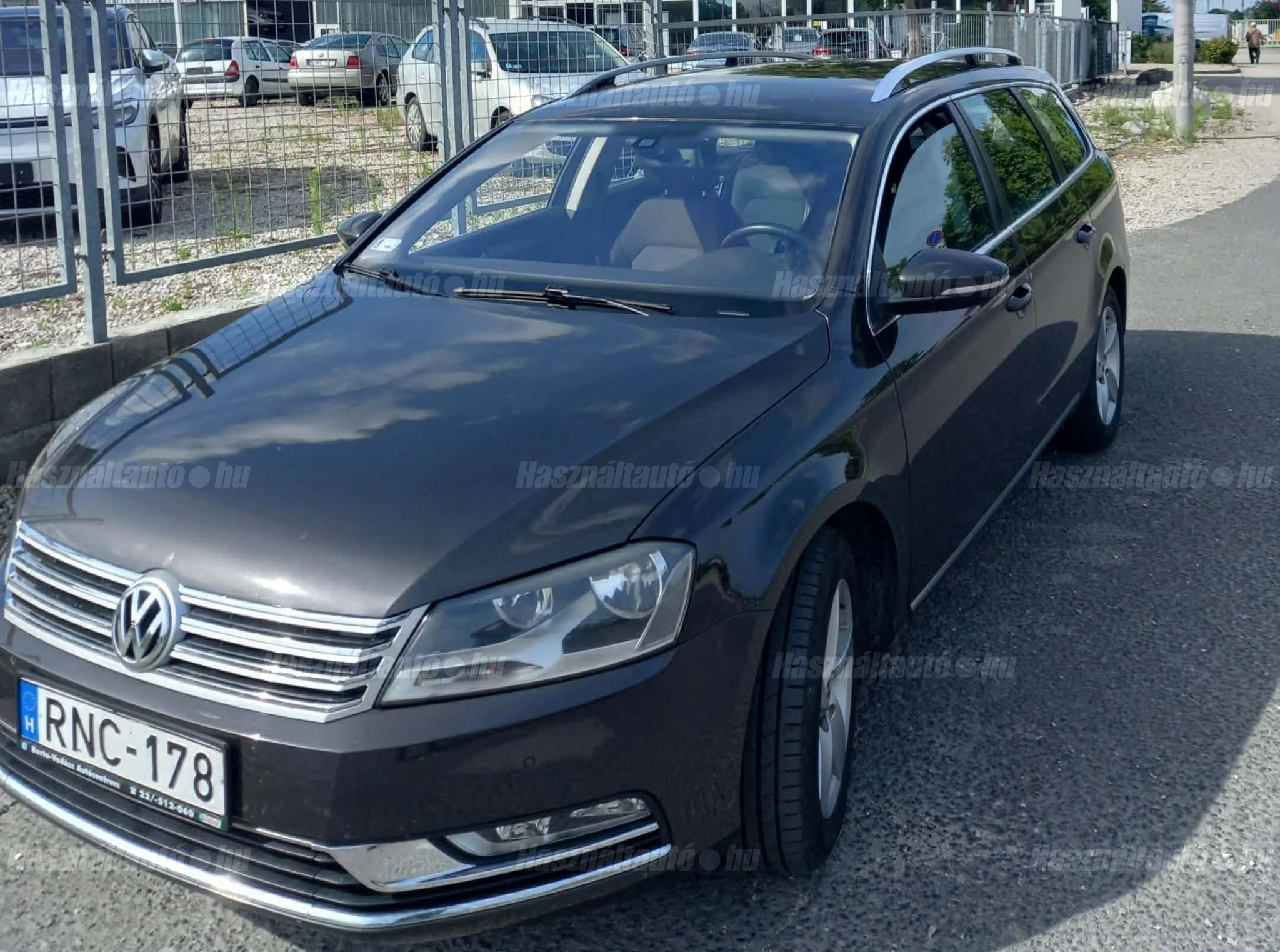 VOLKSWAGEN PASSAT 2011/7 - 1