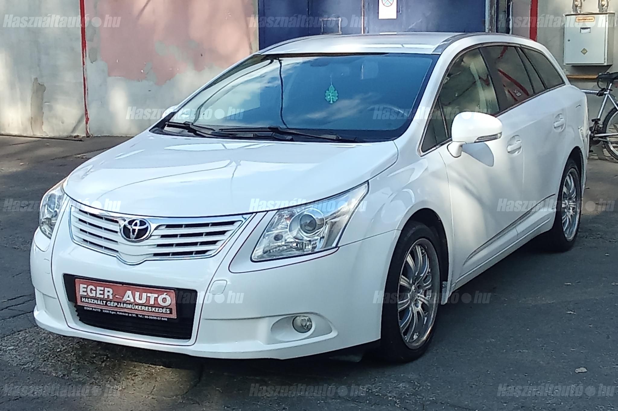 TOYOTA AVENSIS 2010/3 - 1