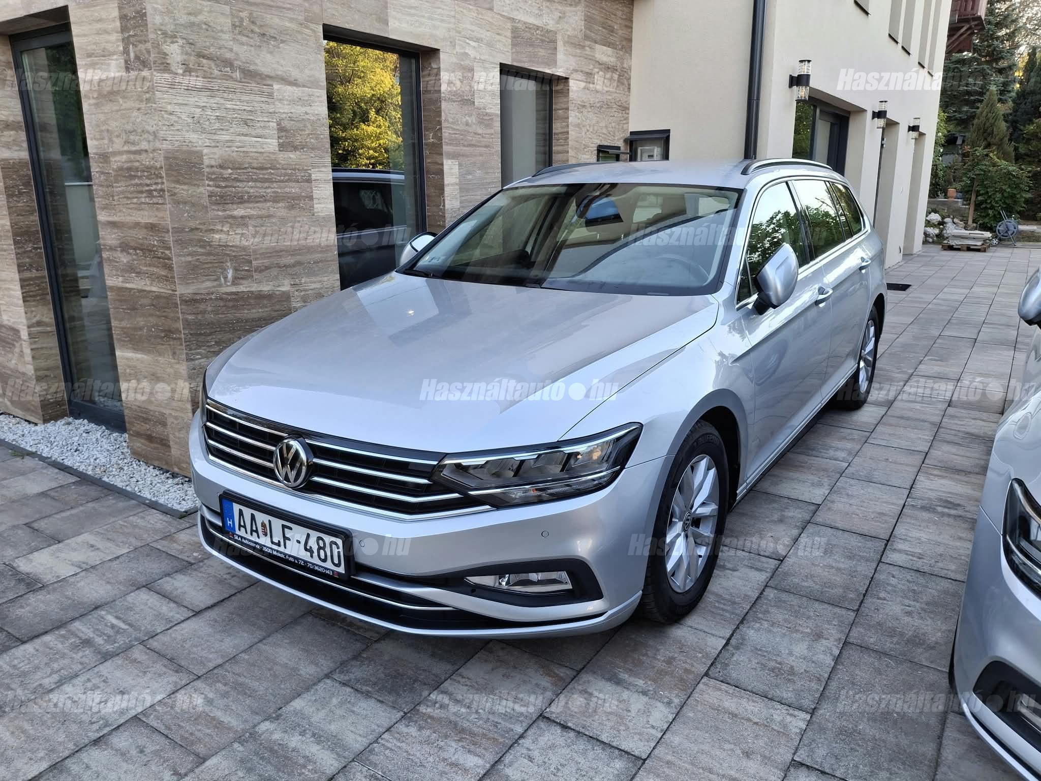 VOLKSWAGEN PASSAT 2020/8 - 1