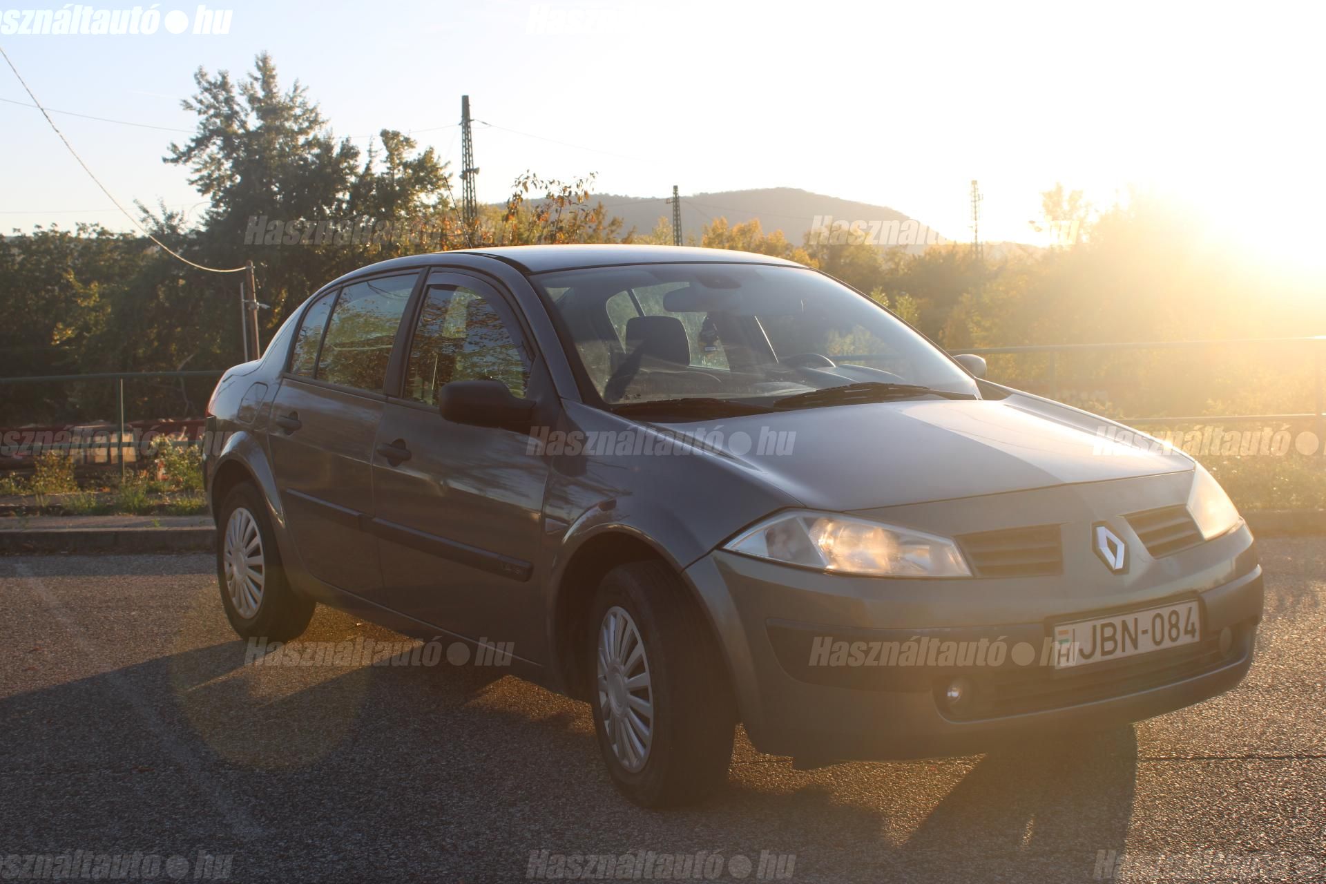 RENAULT MEGANE 2004/3 - 1