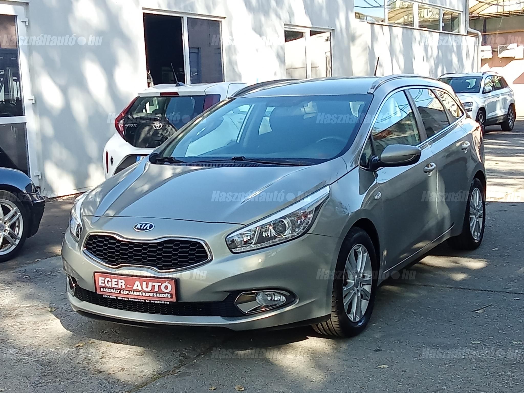 KIA CEE'D 2013/4 - 1