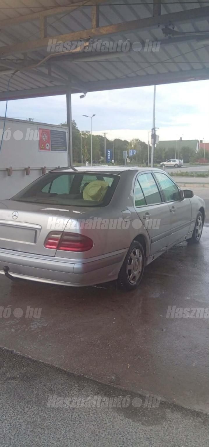 MERCEDES-BENZ E 200 2000/6 - 1