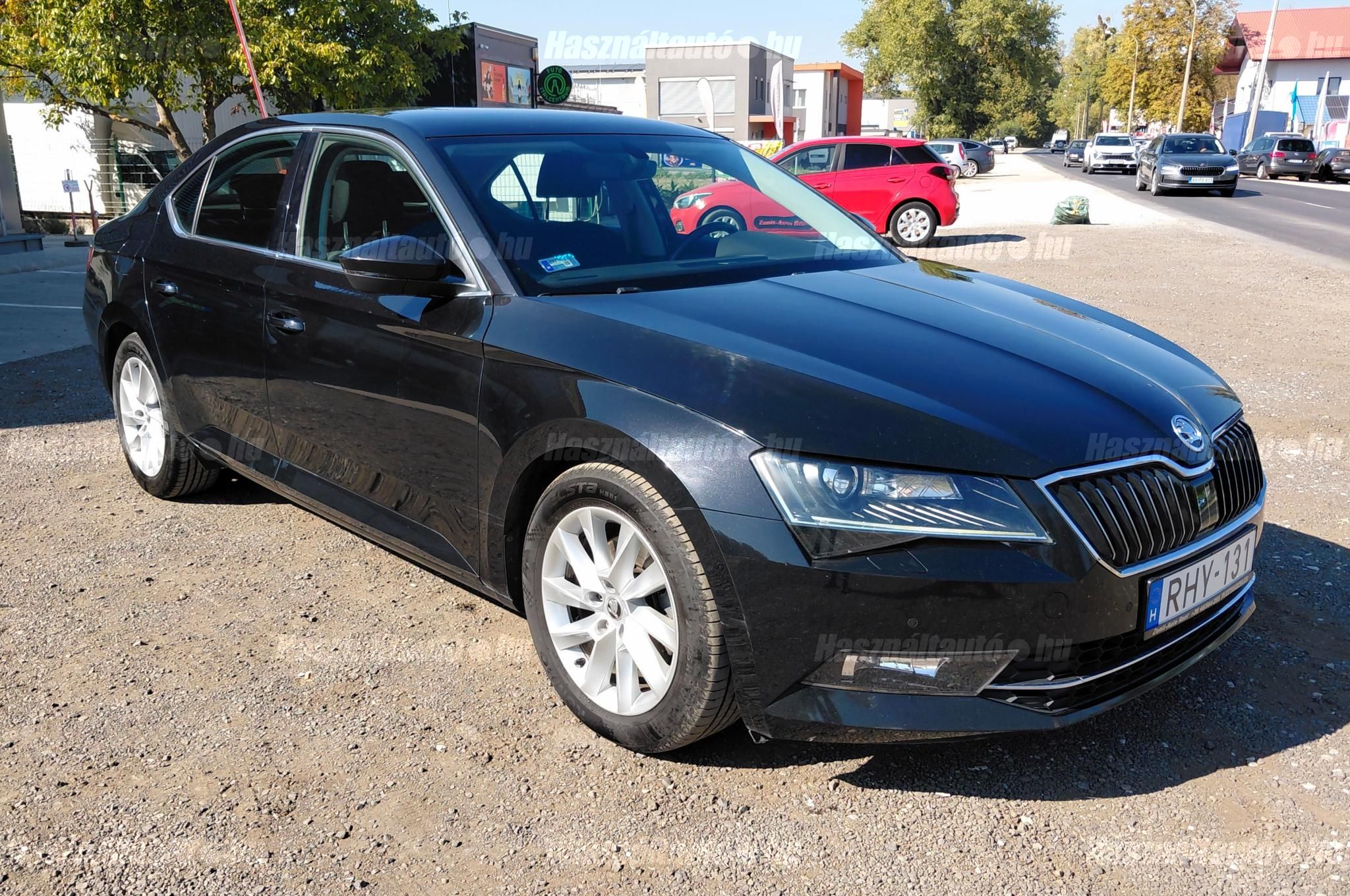 SKODA SUPERB 2019/7 - 1