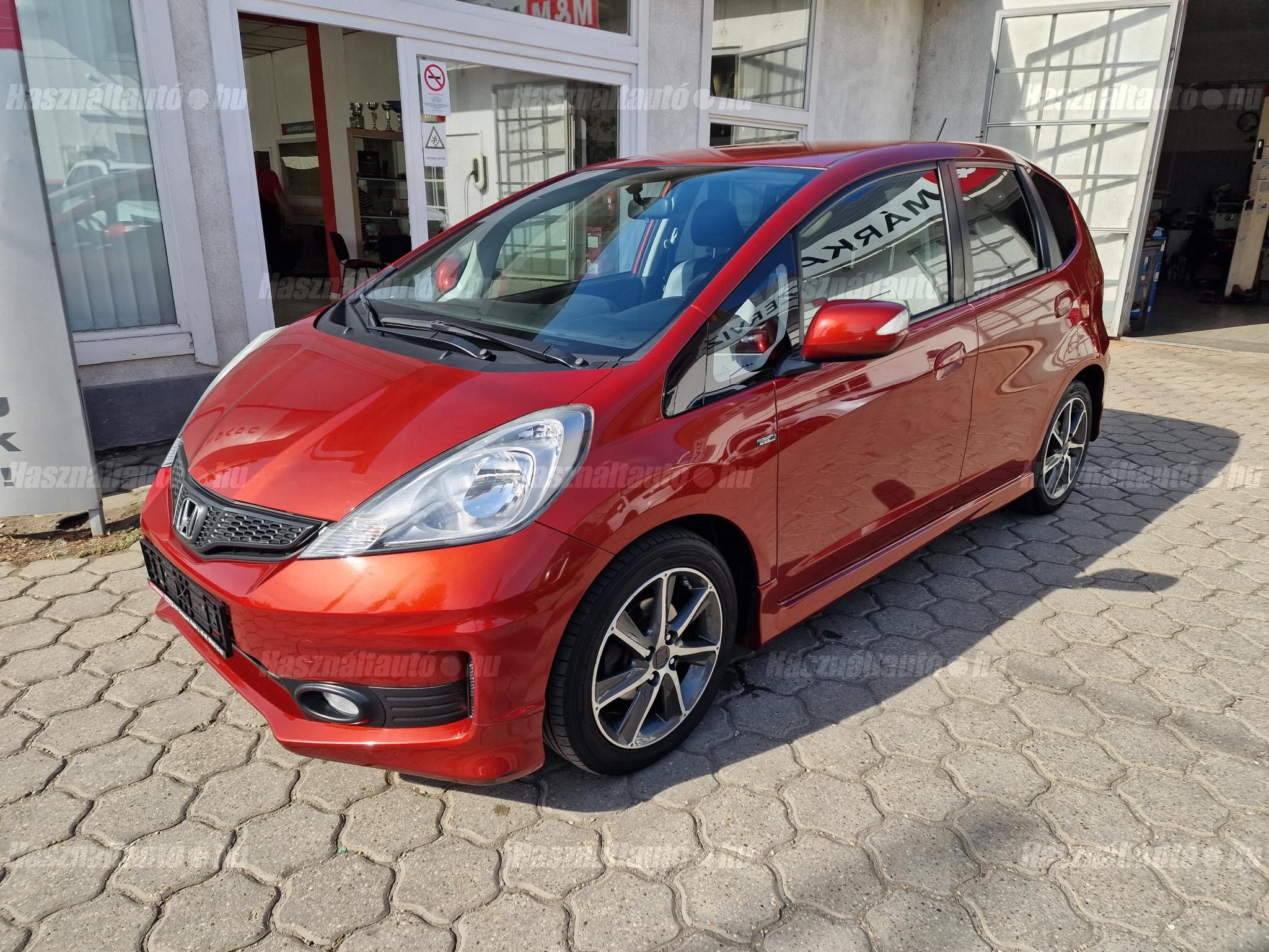 HONDA JAZZ 2015/6 - 1