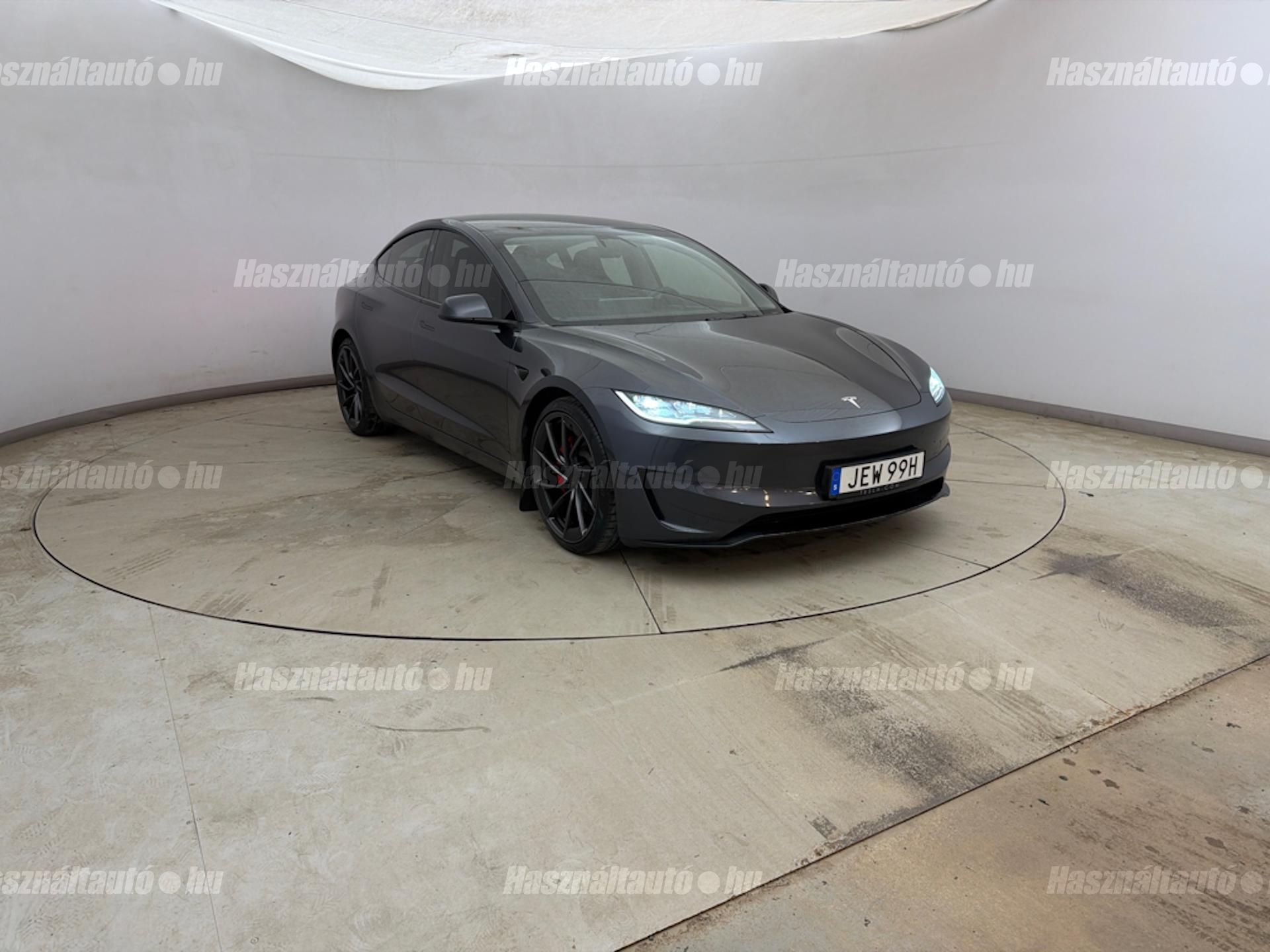 TESLA MODEL 3 2024/6 - 1