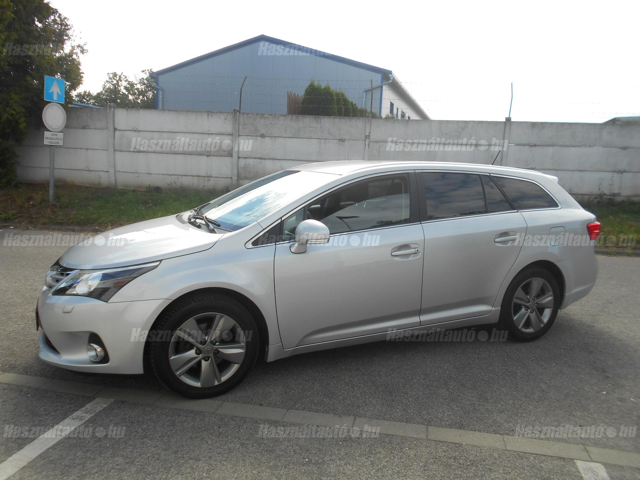 TOYOTA AVENSIS 2015/4 - 1