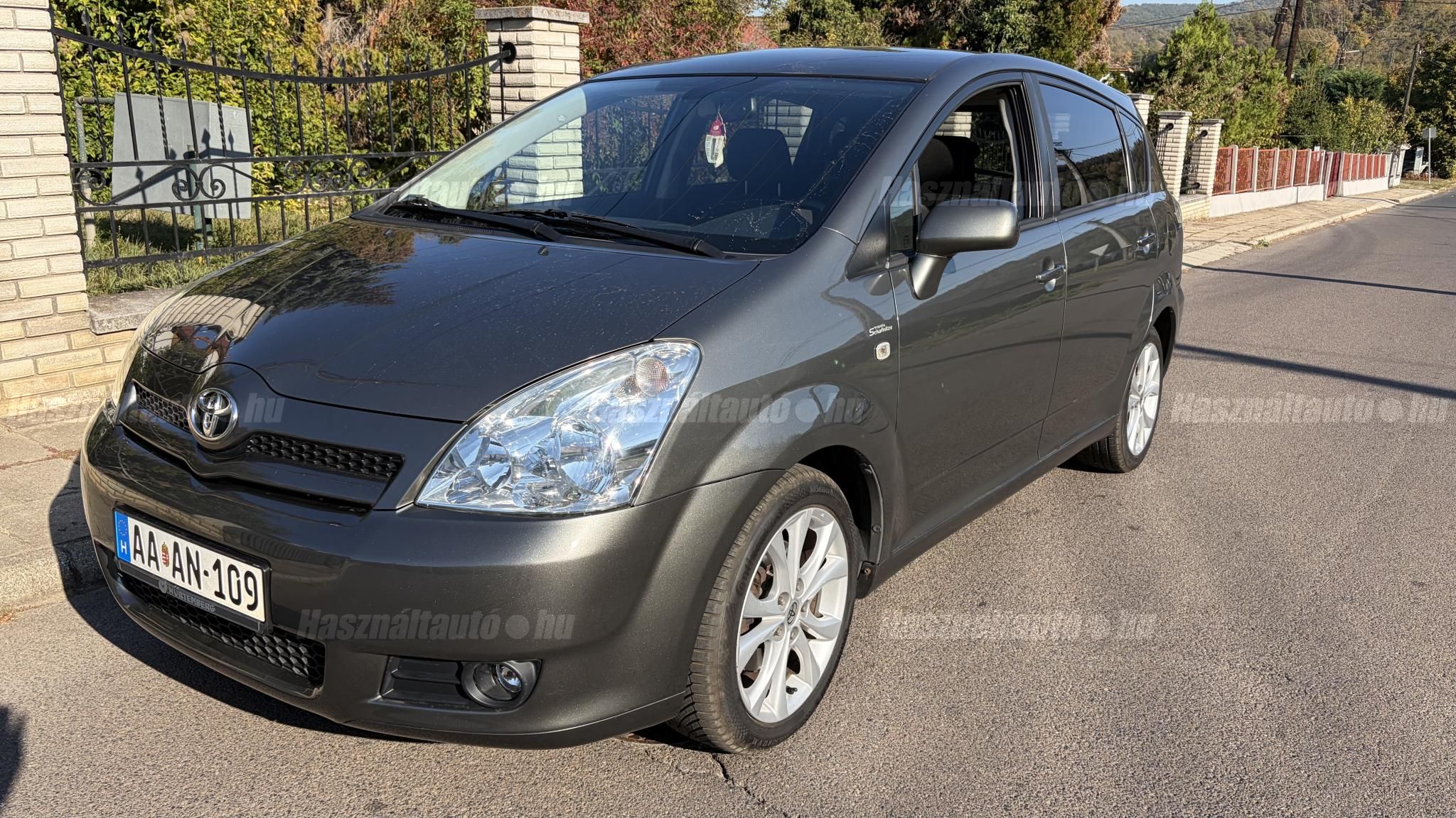 TOYOTA COROLLA VERSO 2008/9 - 1