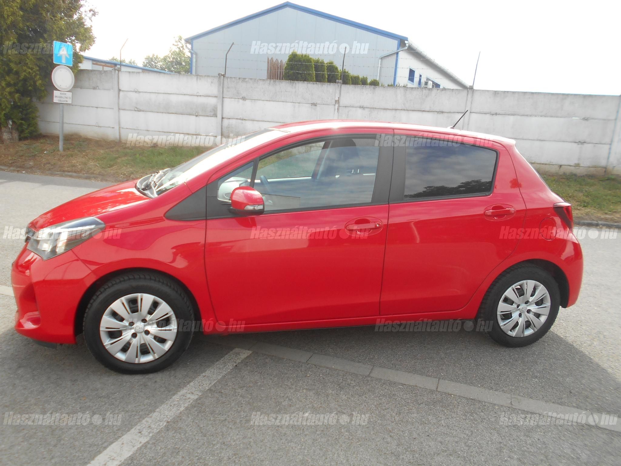 TOYOTA YARIS 2016/8 - 1