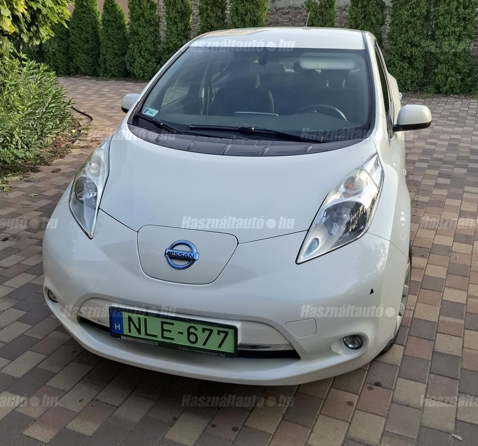 NISSAN LEAF 2015/7 - 1