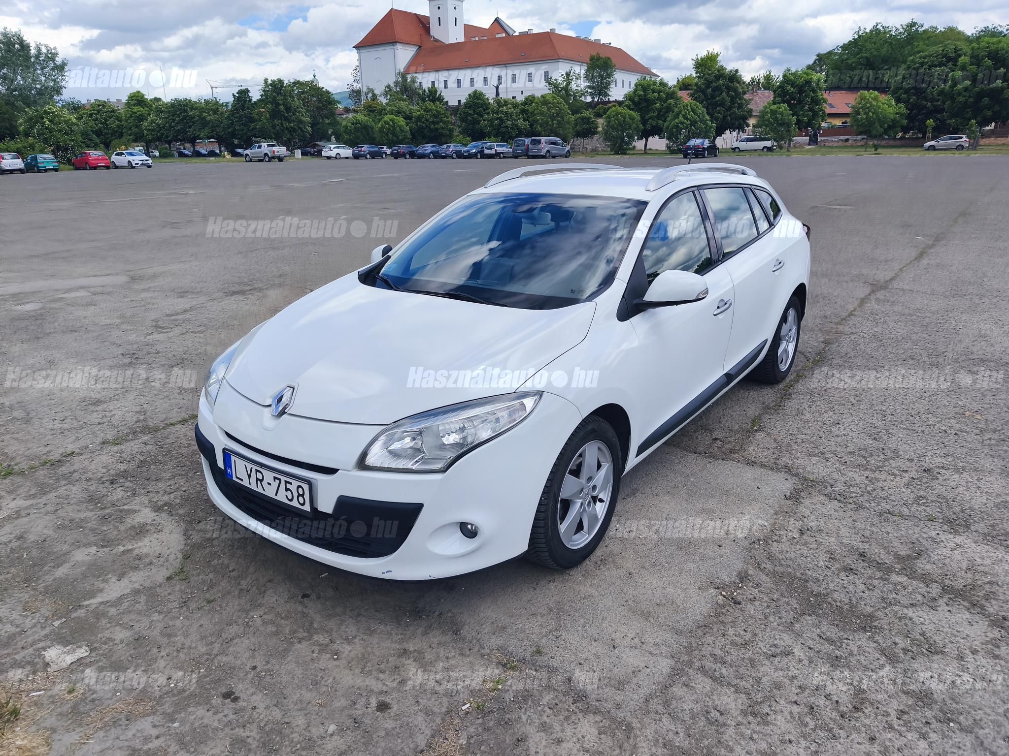 RENAULT MEGANE 2011/9 - 1