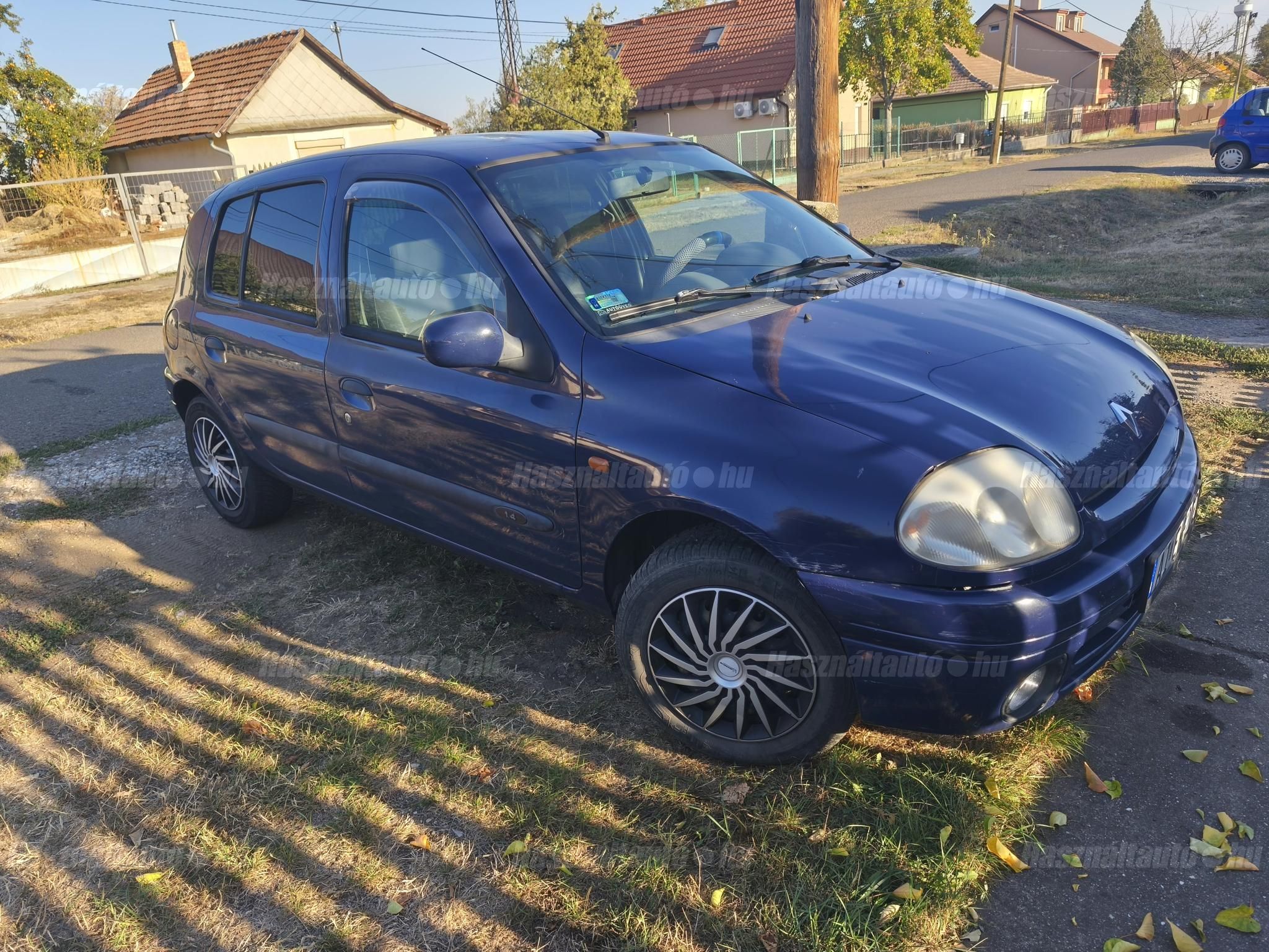 RENAULT CLIO 1998/9 - 1