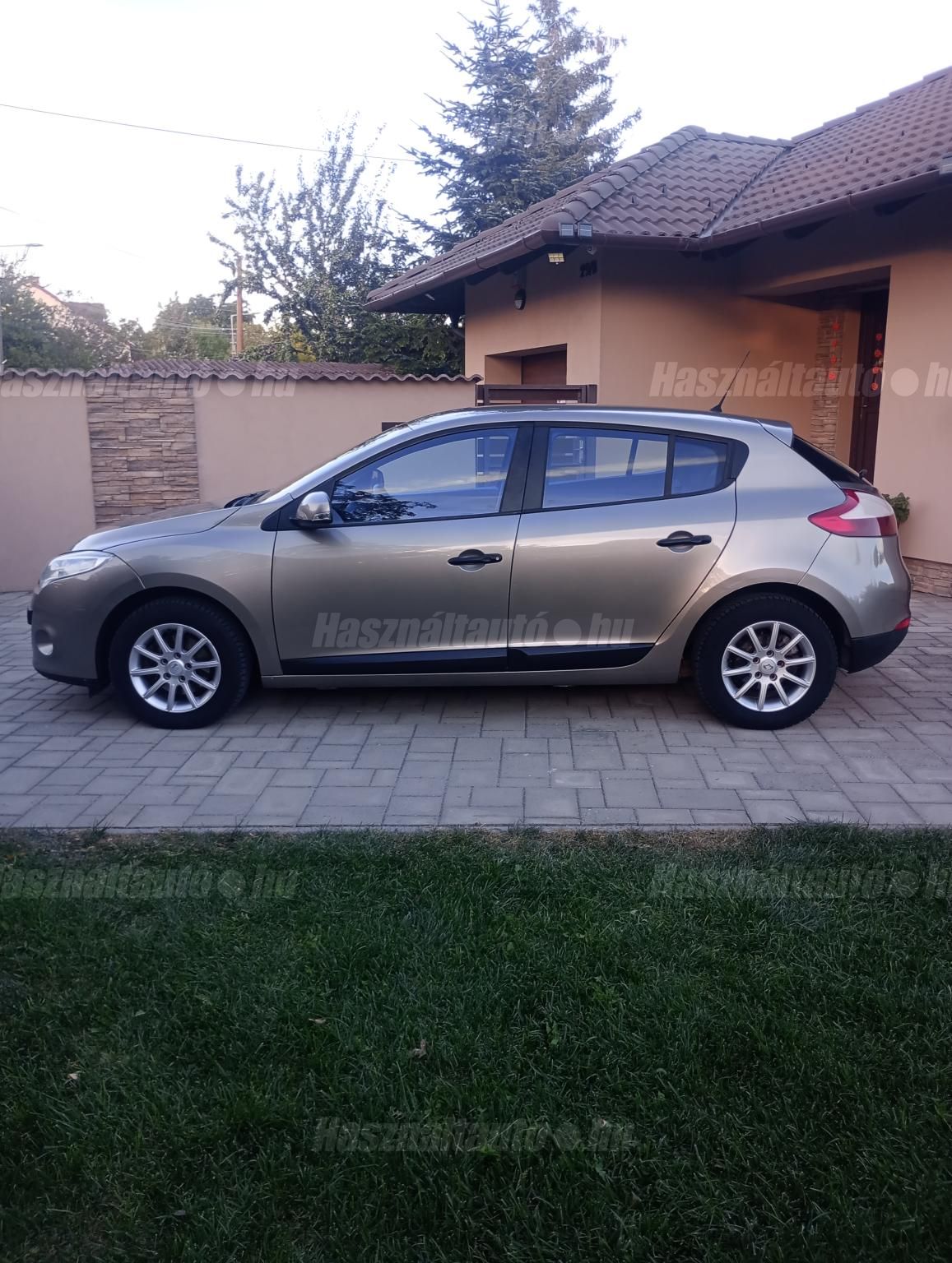 RENAULT MEGANE 2010/5 - 1