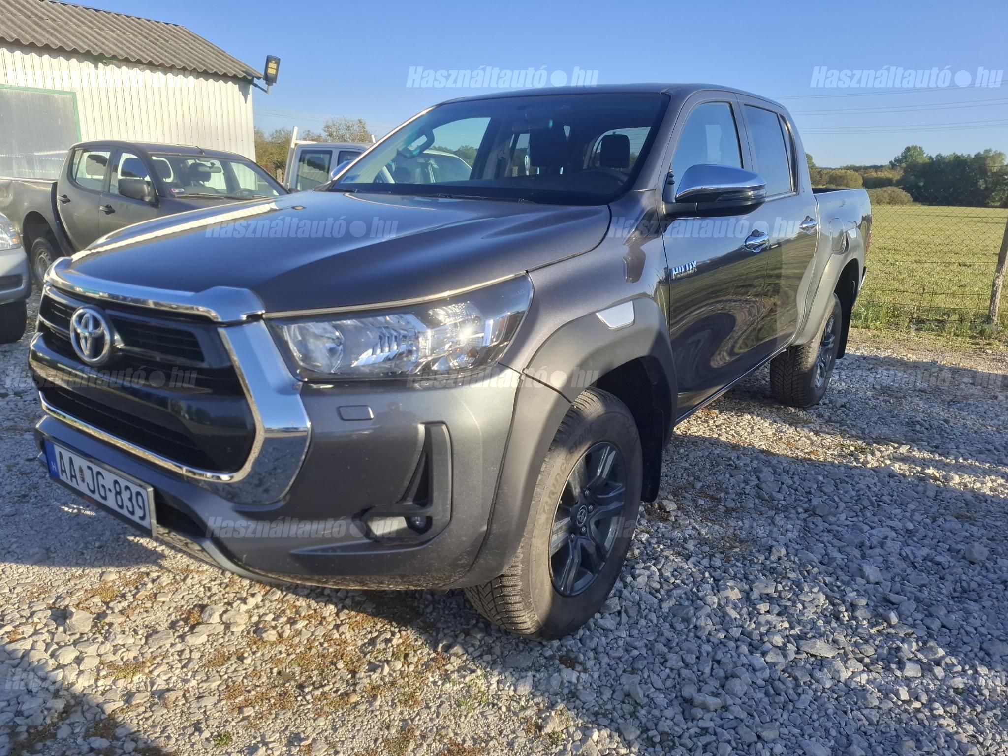 TOYOTA HILUX 2023/6 - 1