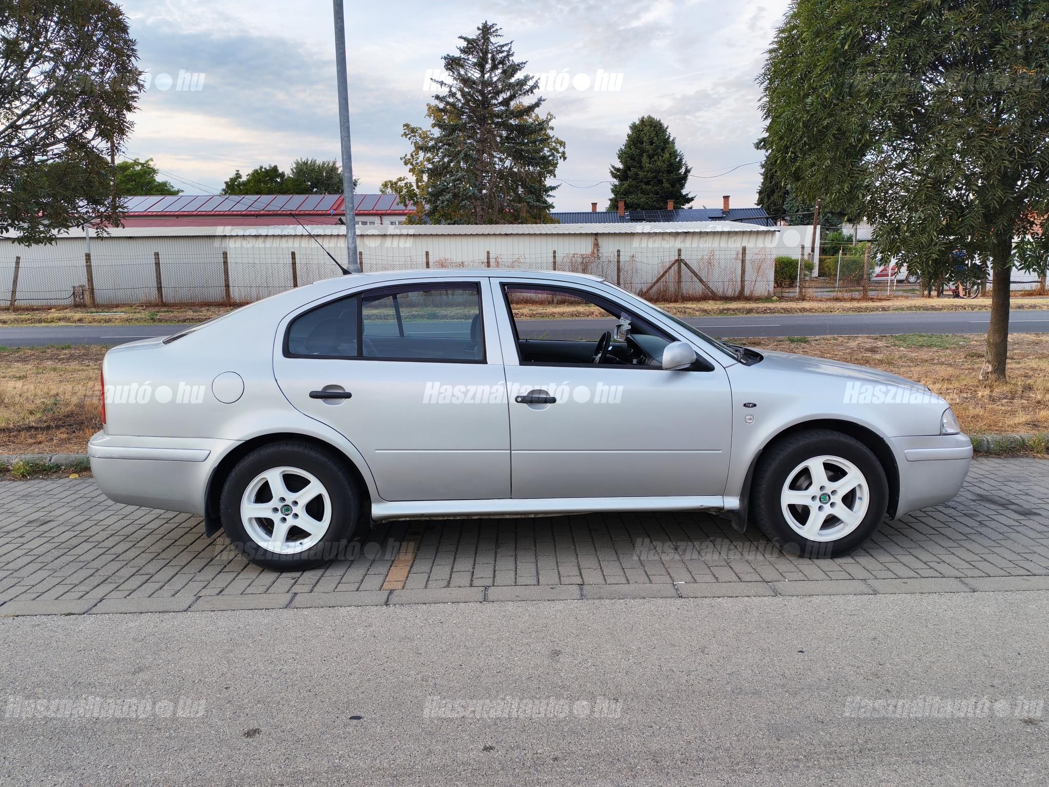 SKODA OCTAVIA 2004/12 - 1