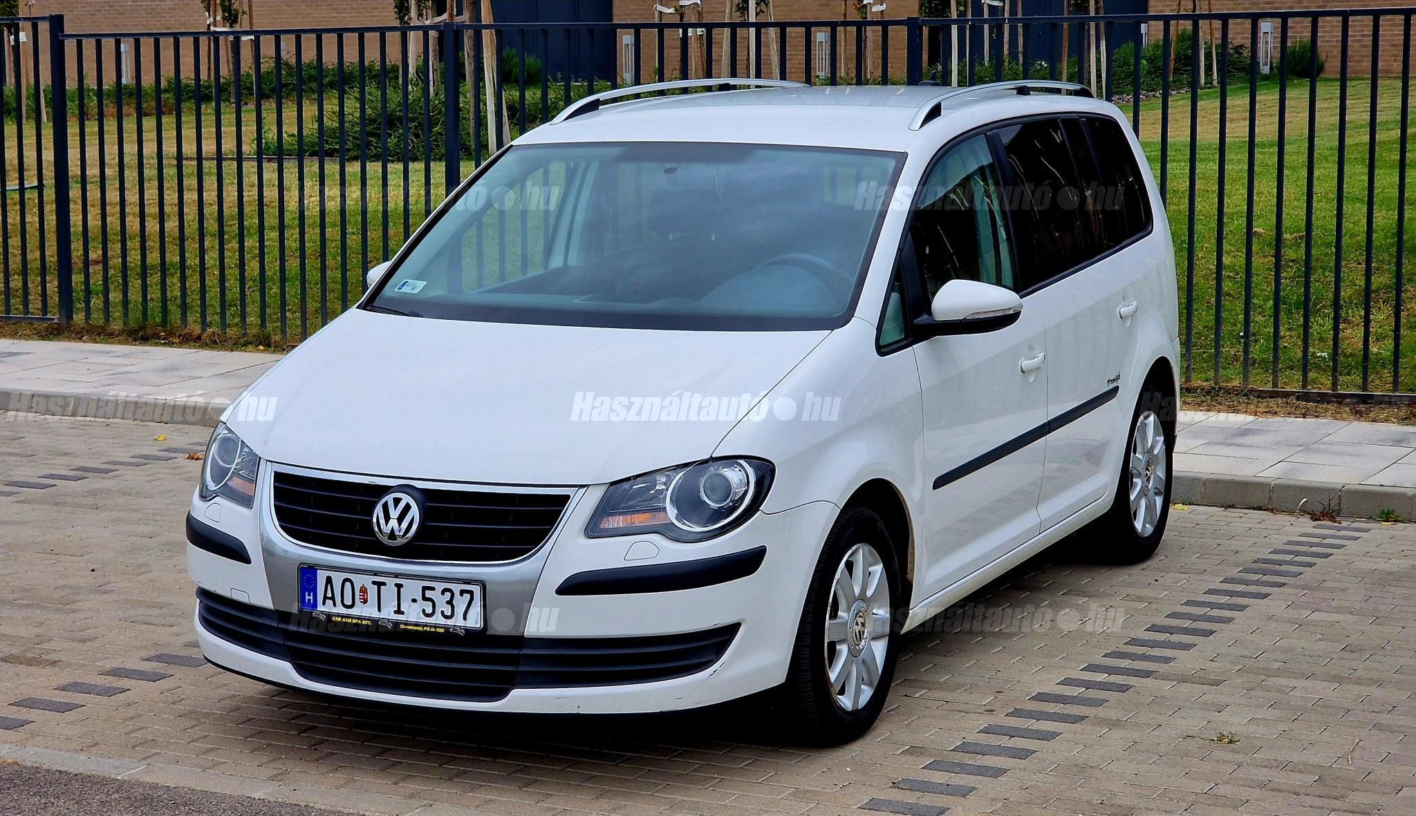 VOLKSWAGEN TOURAN 2010/3 - 1