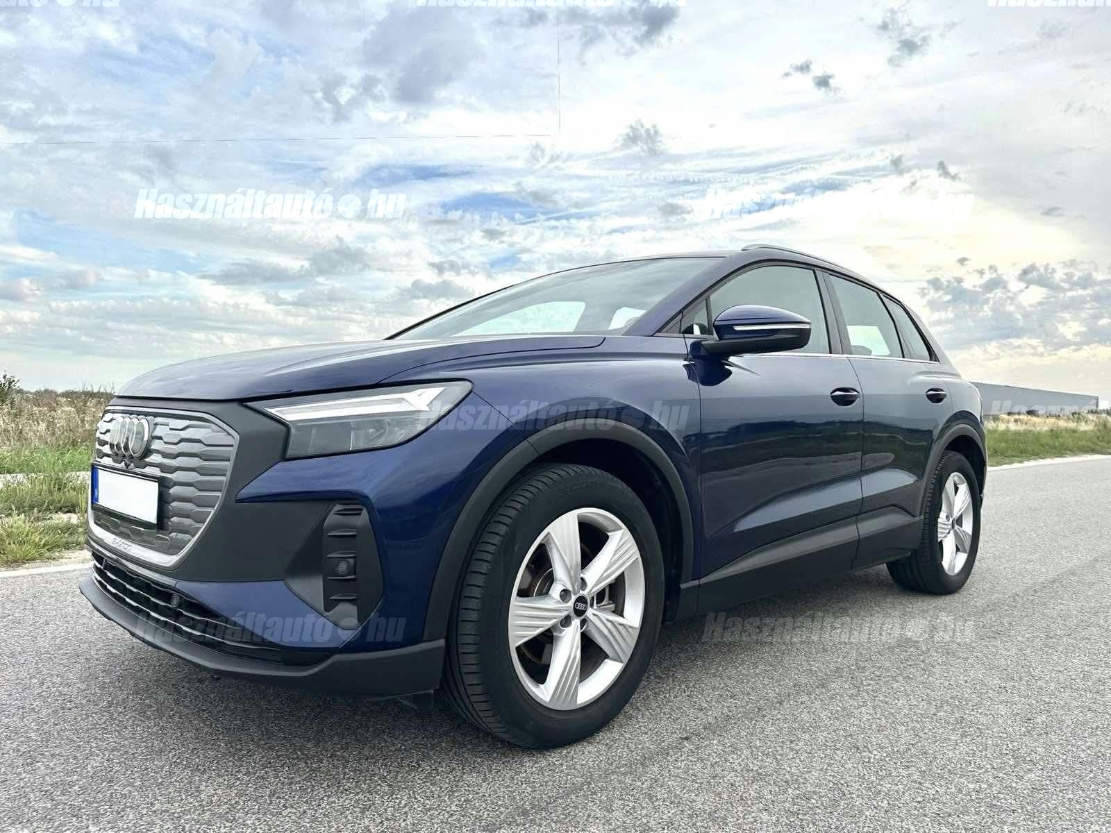 AUDI Q4 2023/2 - 1