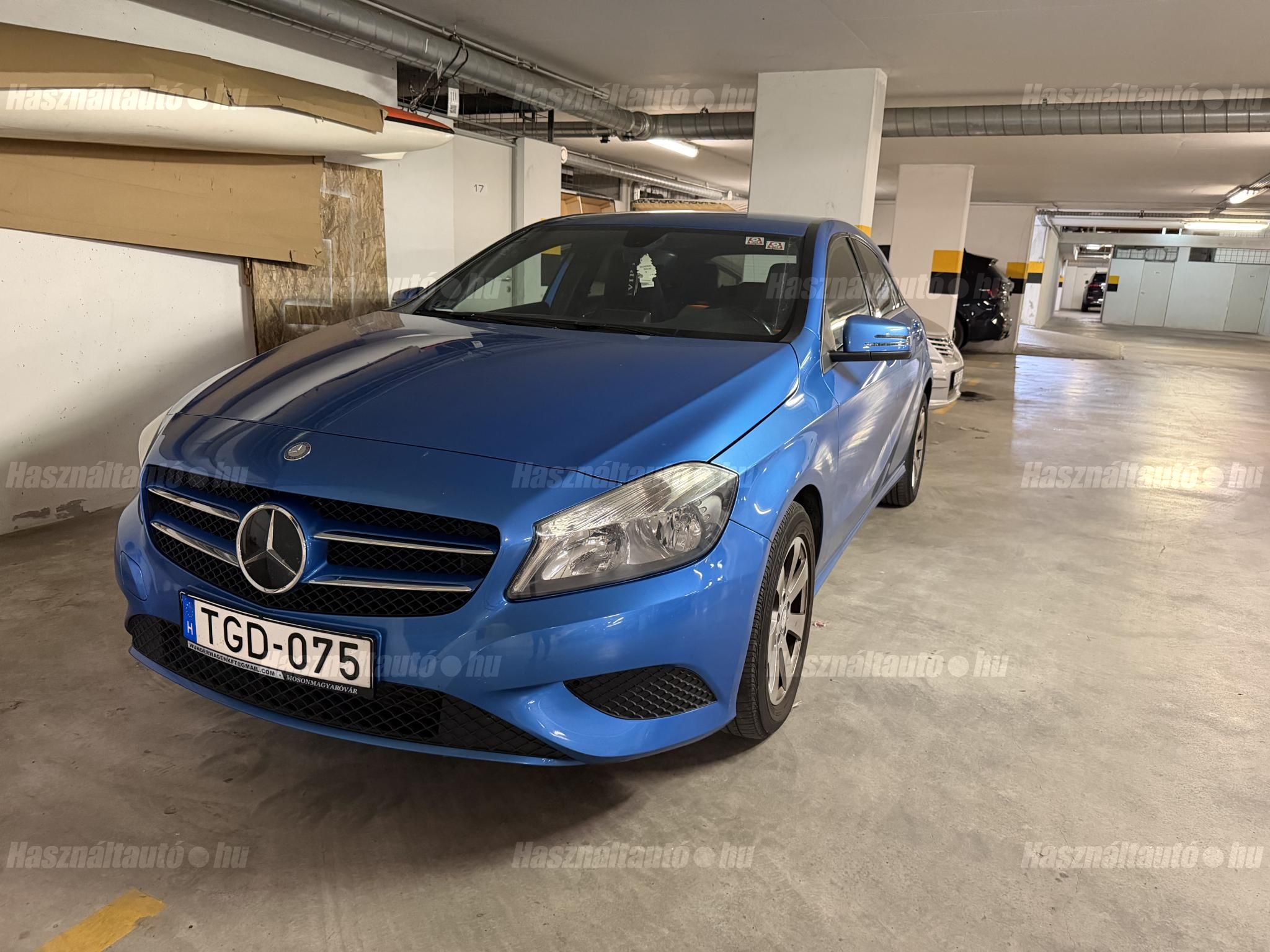 MERCEDES-BENZ A 180 2013/2 - 1