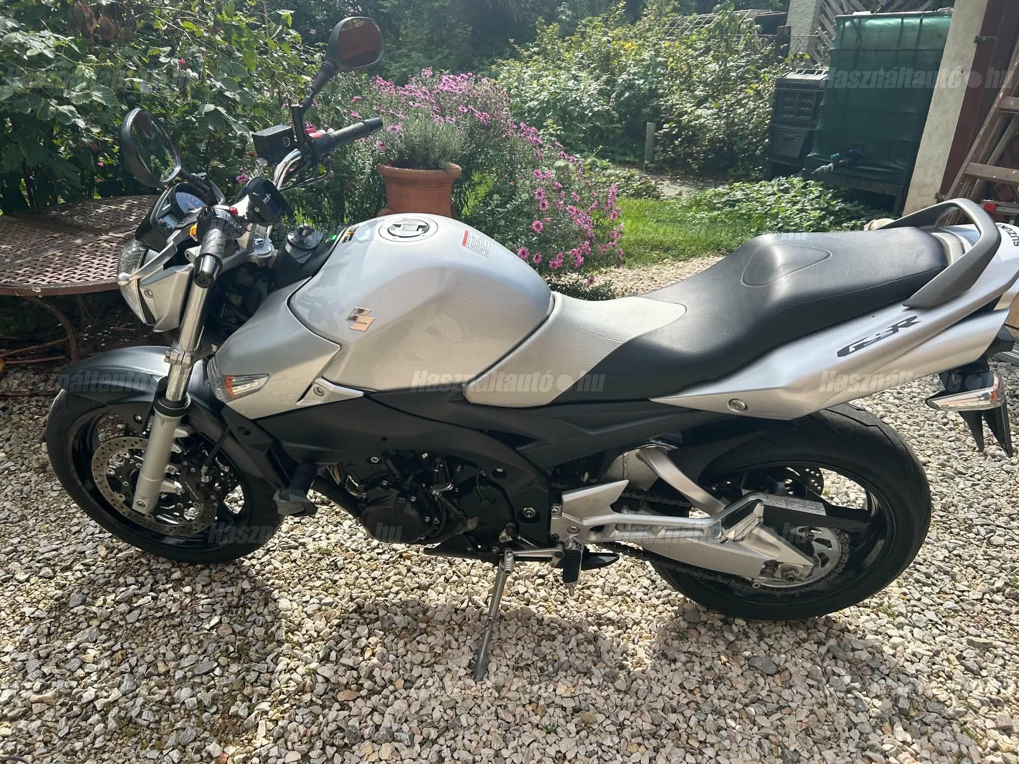 SUZUKI GSR 600 2008/10 - 1
