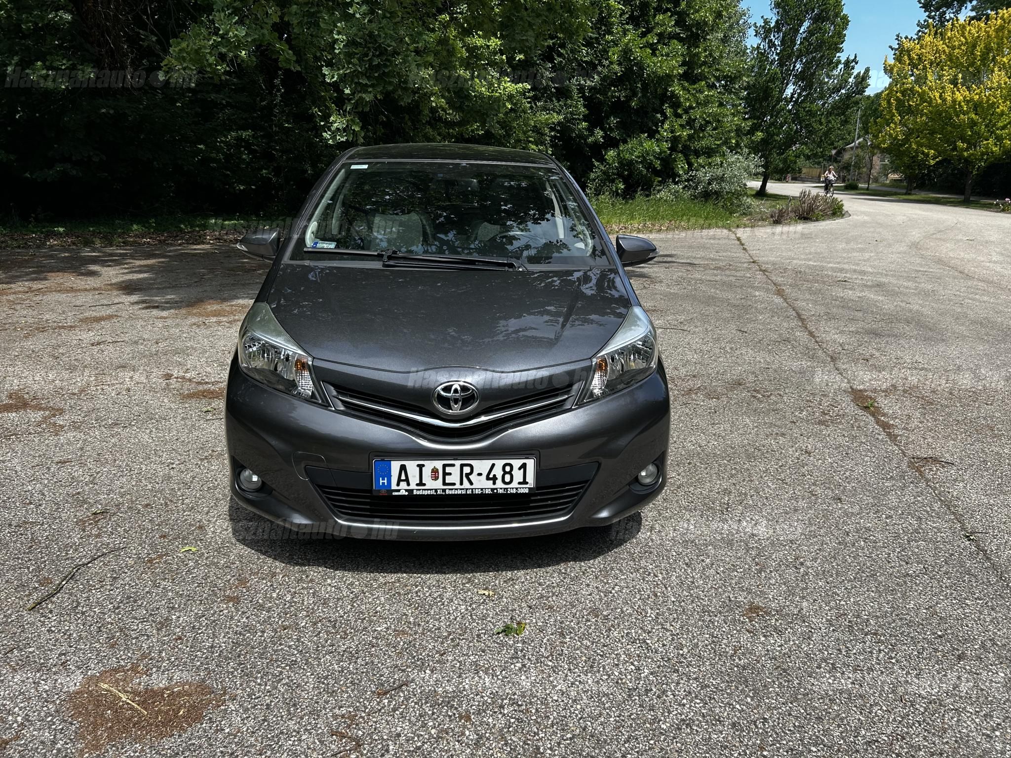 TOYOTA YARIS 2012/3 - 1
