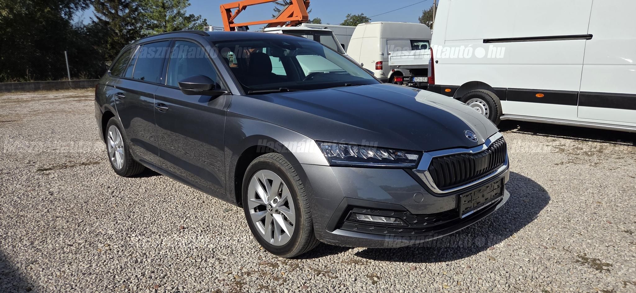 SKODA OCTAVIA 2023 - 1