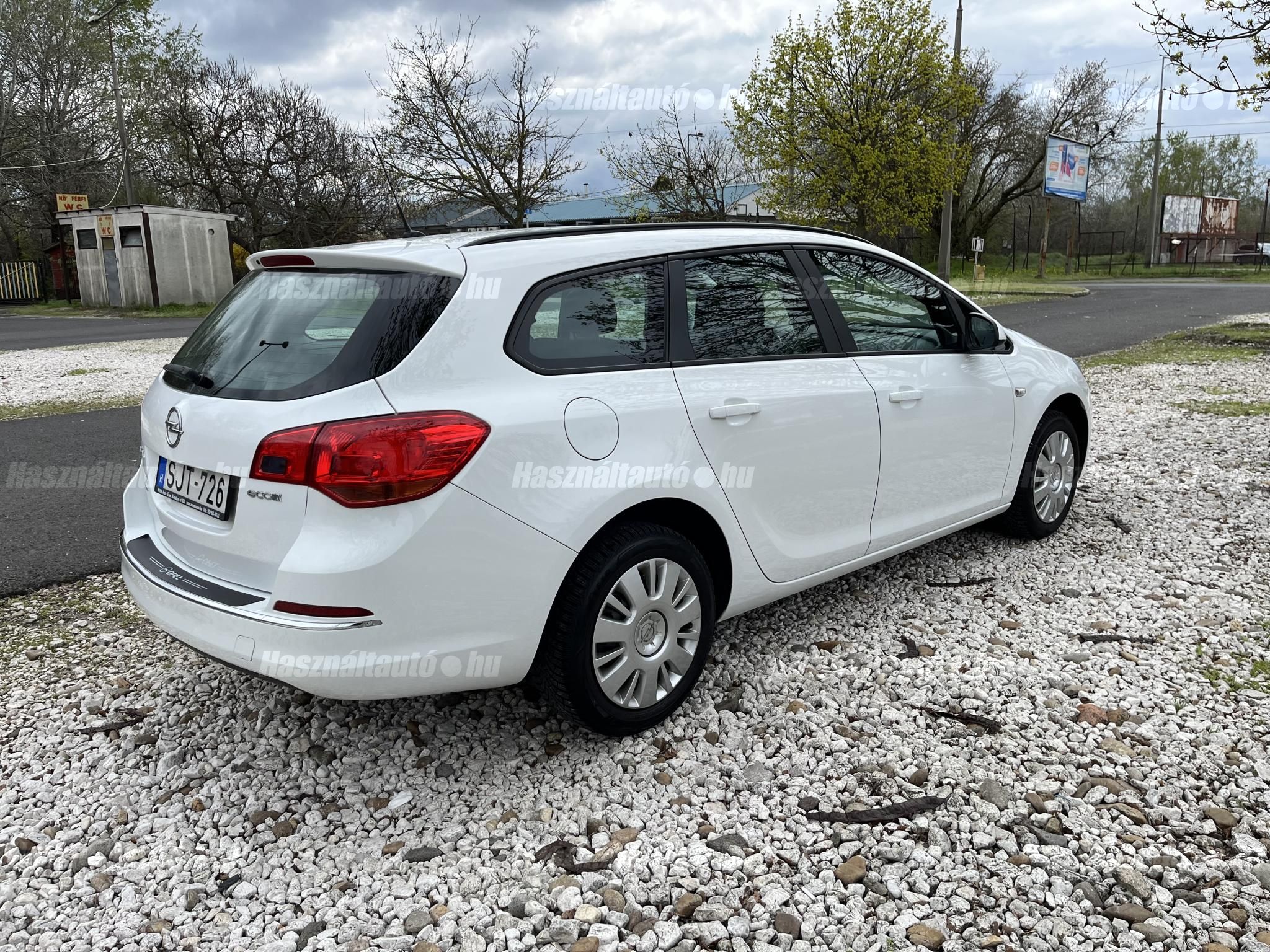 OPEL ASTRA 2013/8 - 1
