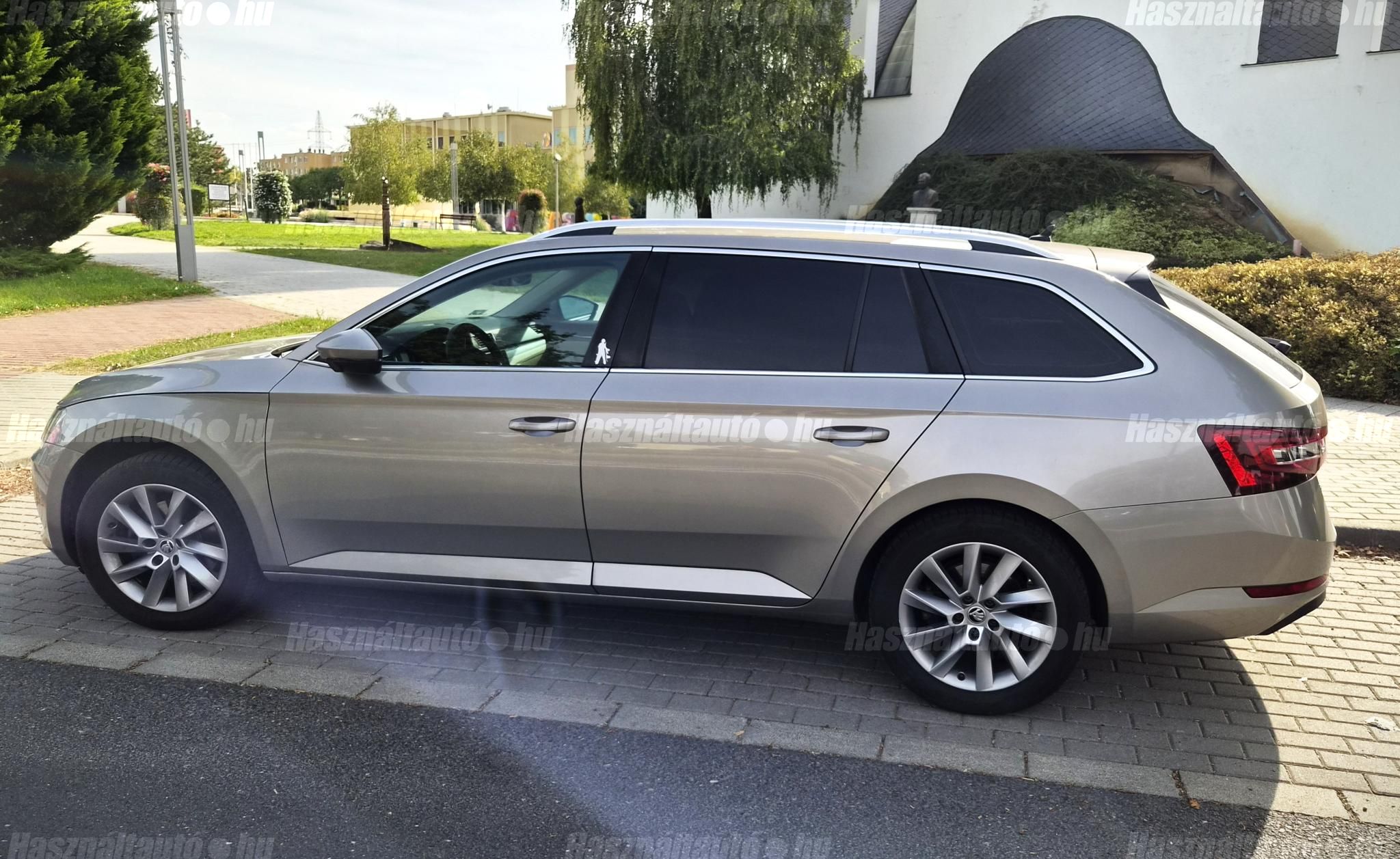SKODA SUPERB 2018/4 - 1