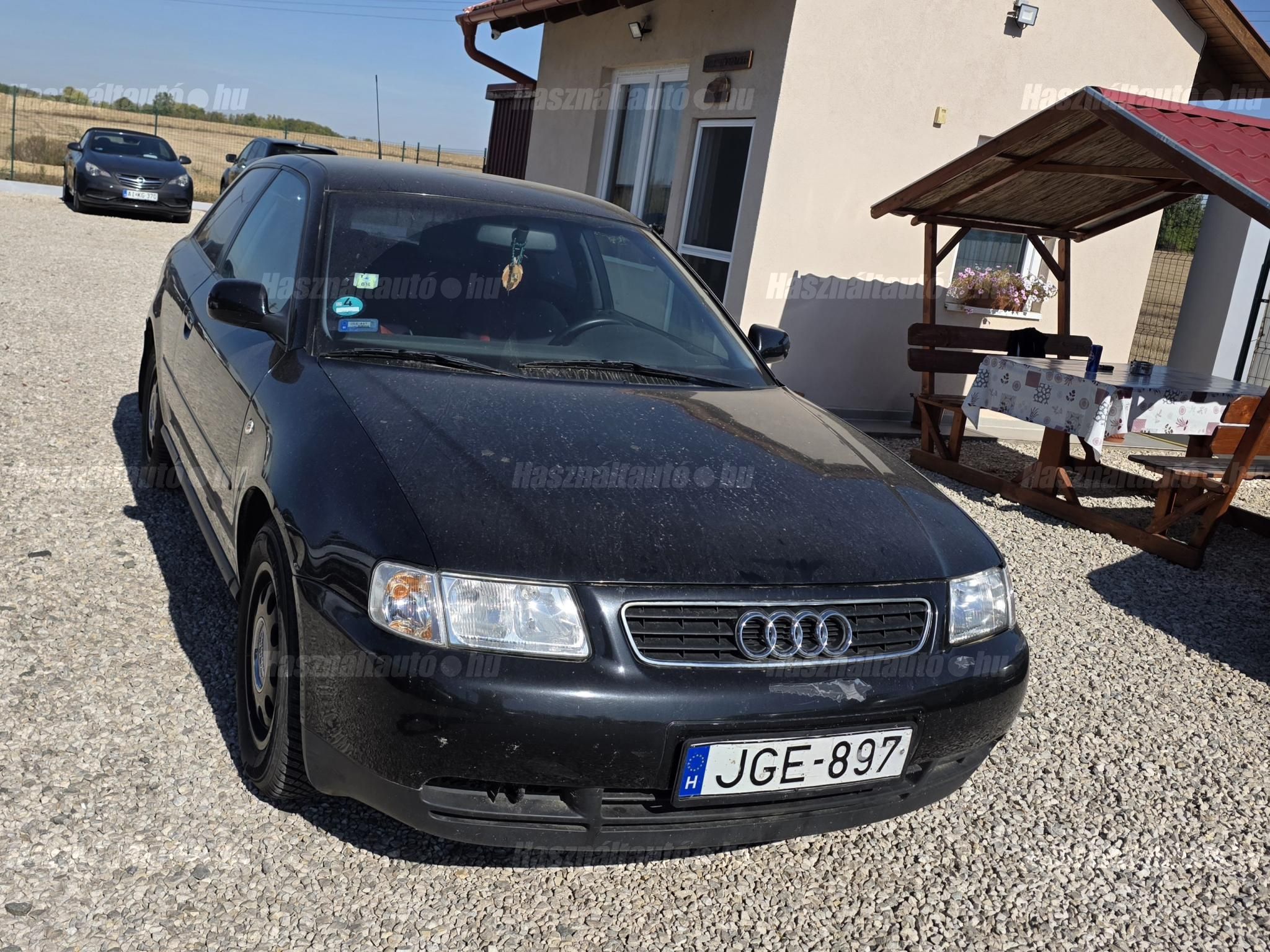 AUDI A3 2000/7 - 1