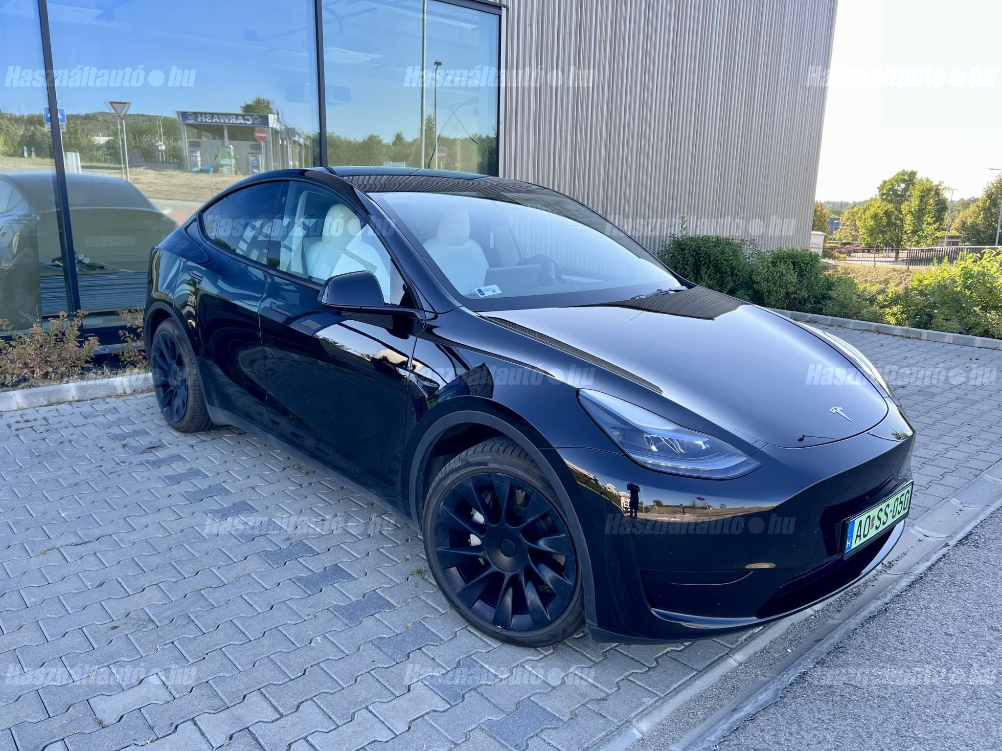TESLA MODEL Y 2023 - 1