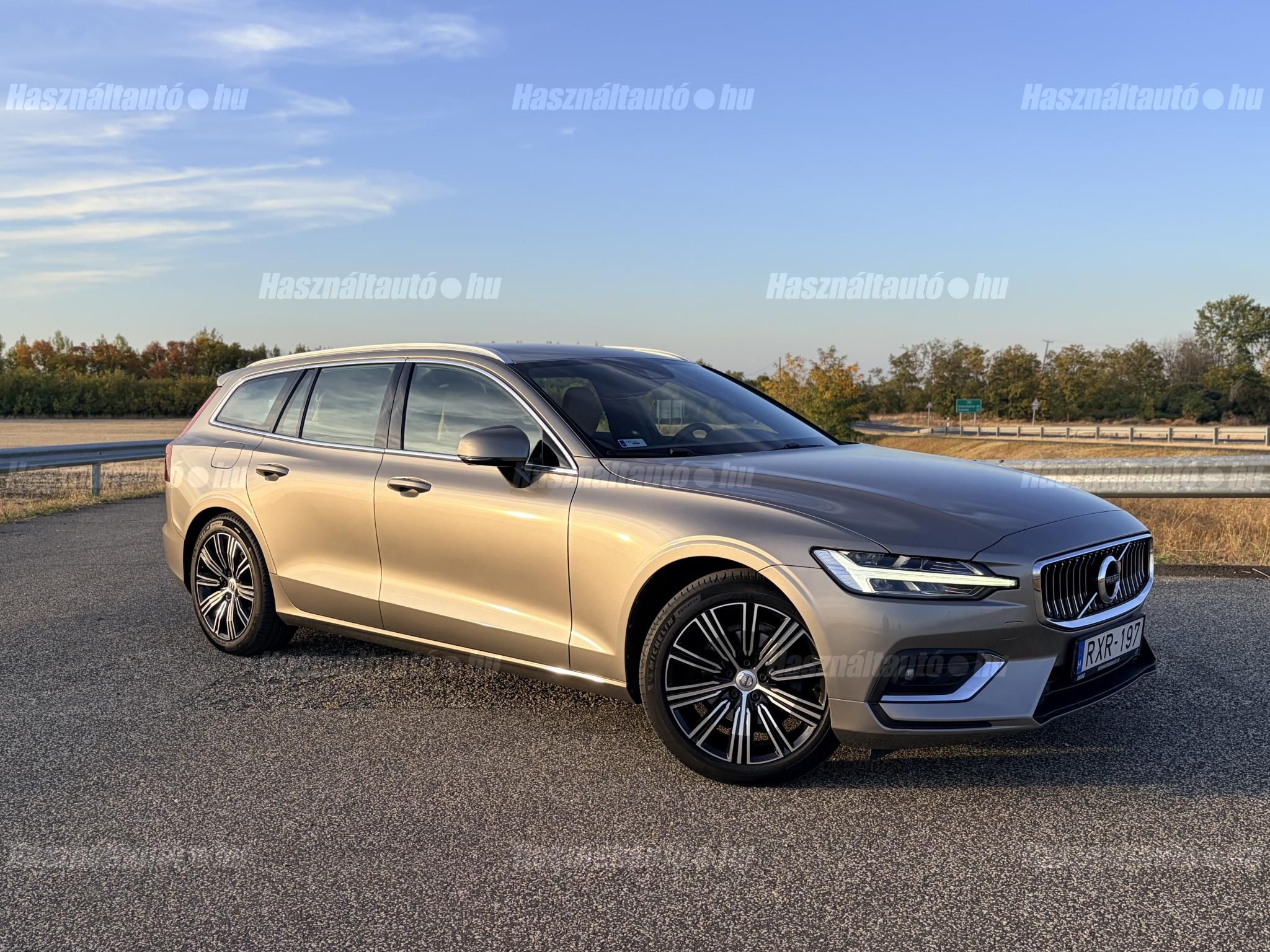 VOLVO V60 2019/12 - 1