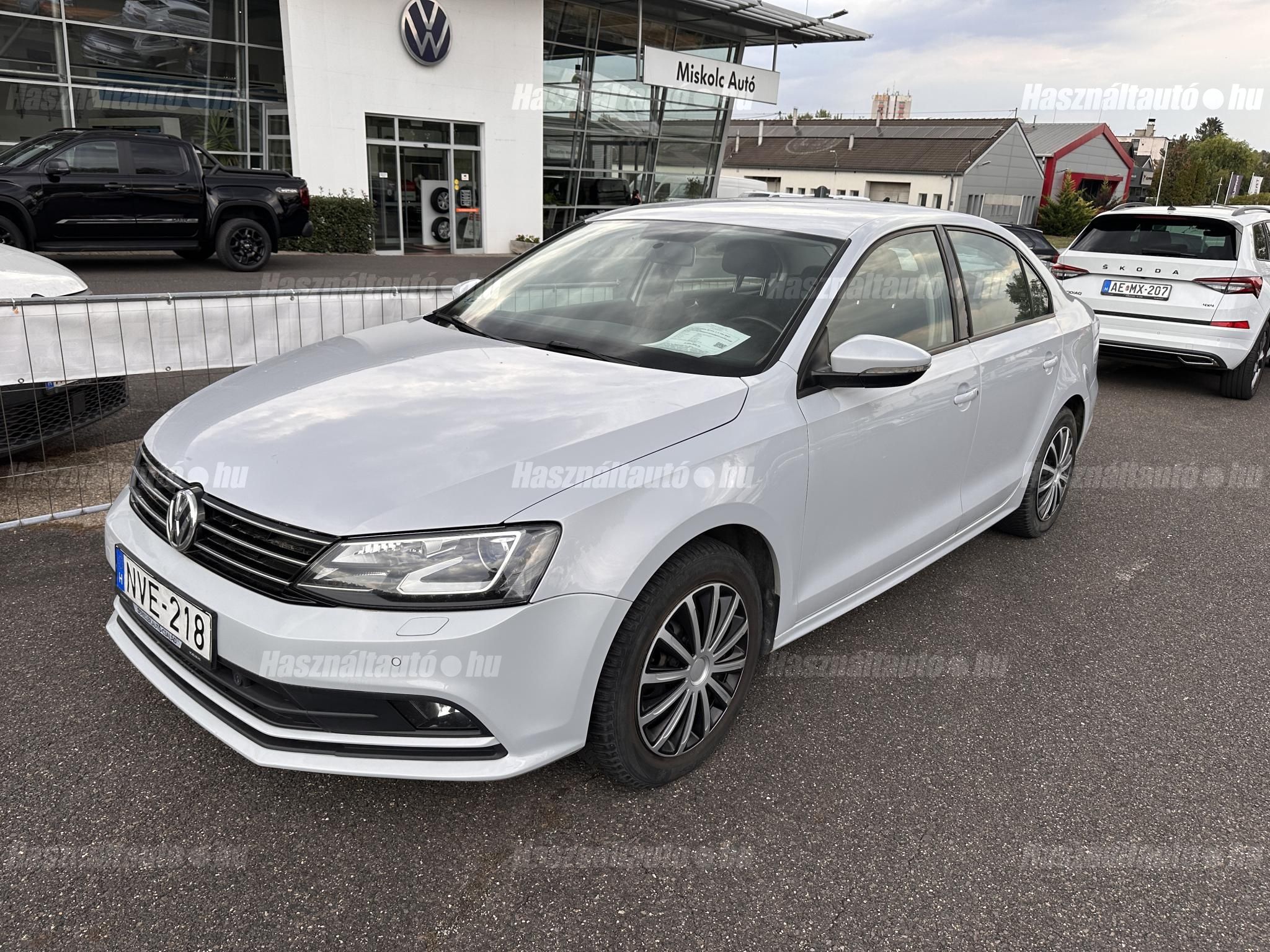 VOLKSWAGEN JETTA 2016/9 - 1