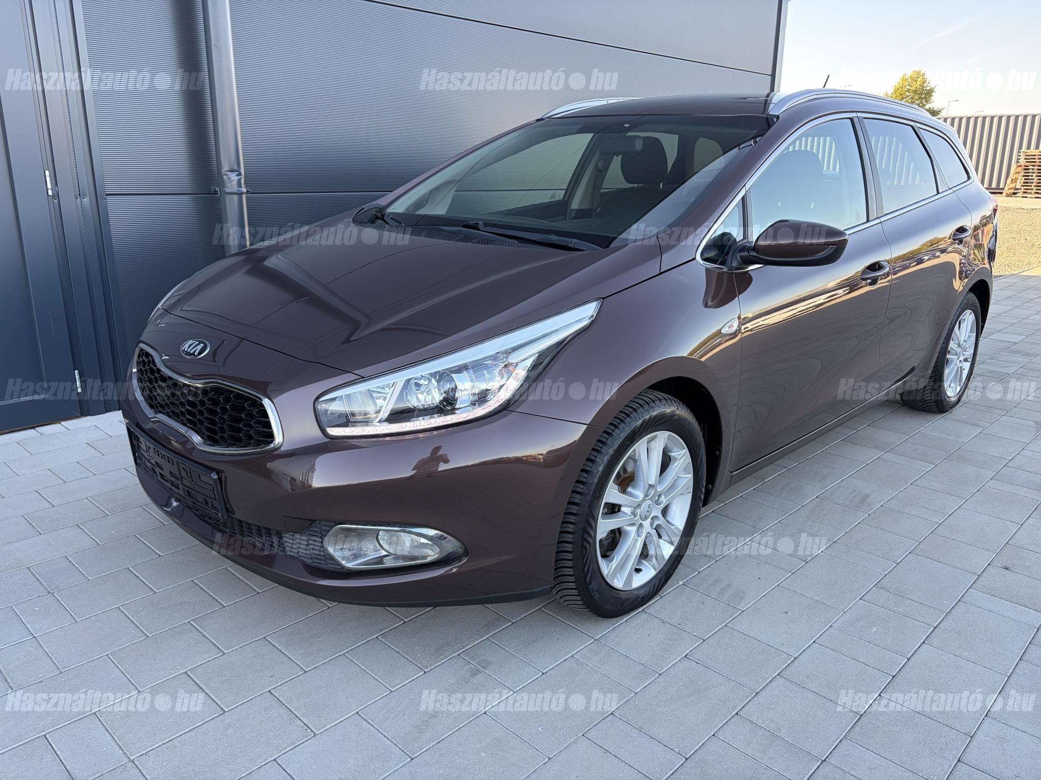 KIA CEE'D 2014/5 - 1