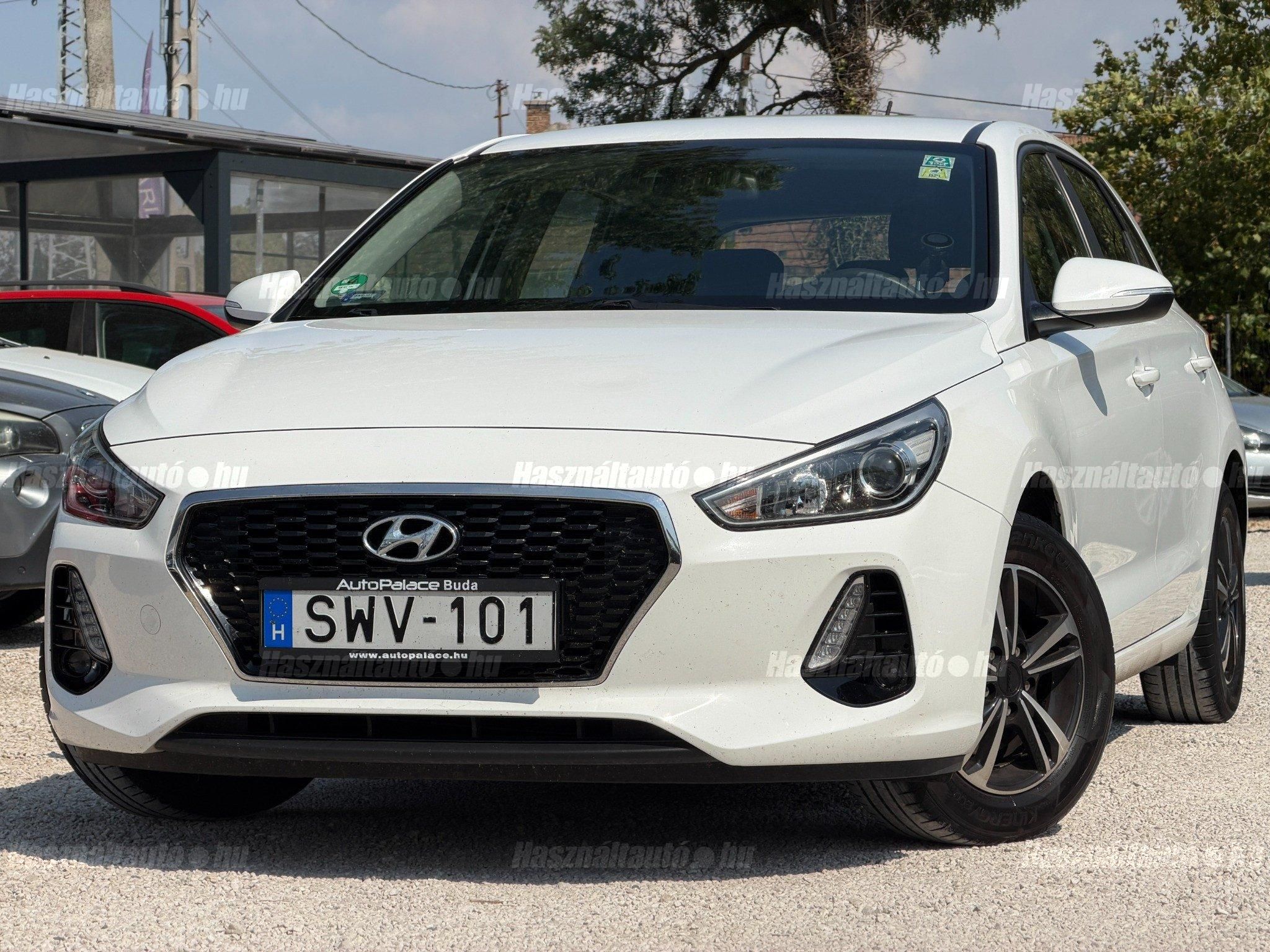 HYUNDAI I30 2017/8 - 1
