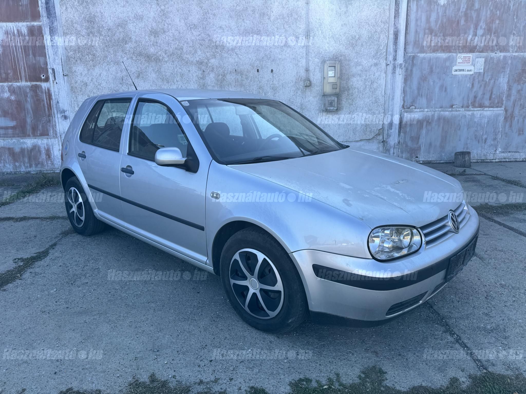 VOLKSWAGEN GOLF IV 2000 - 1