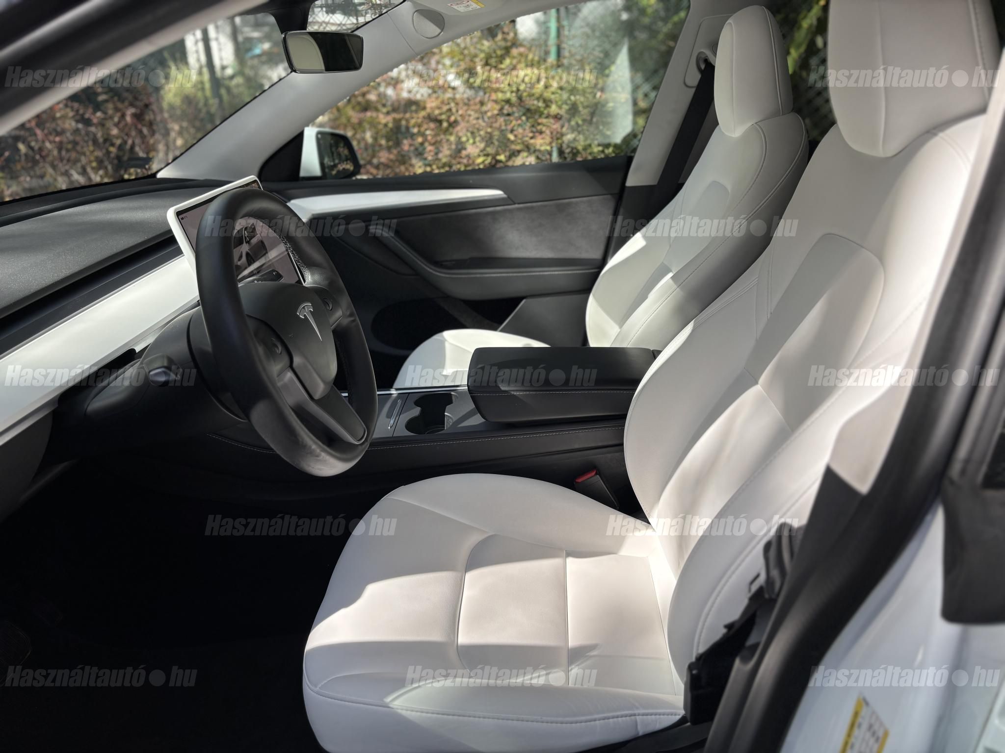 TESLA MODEL Y 2022/12 - 1